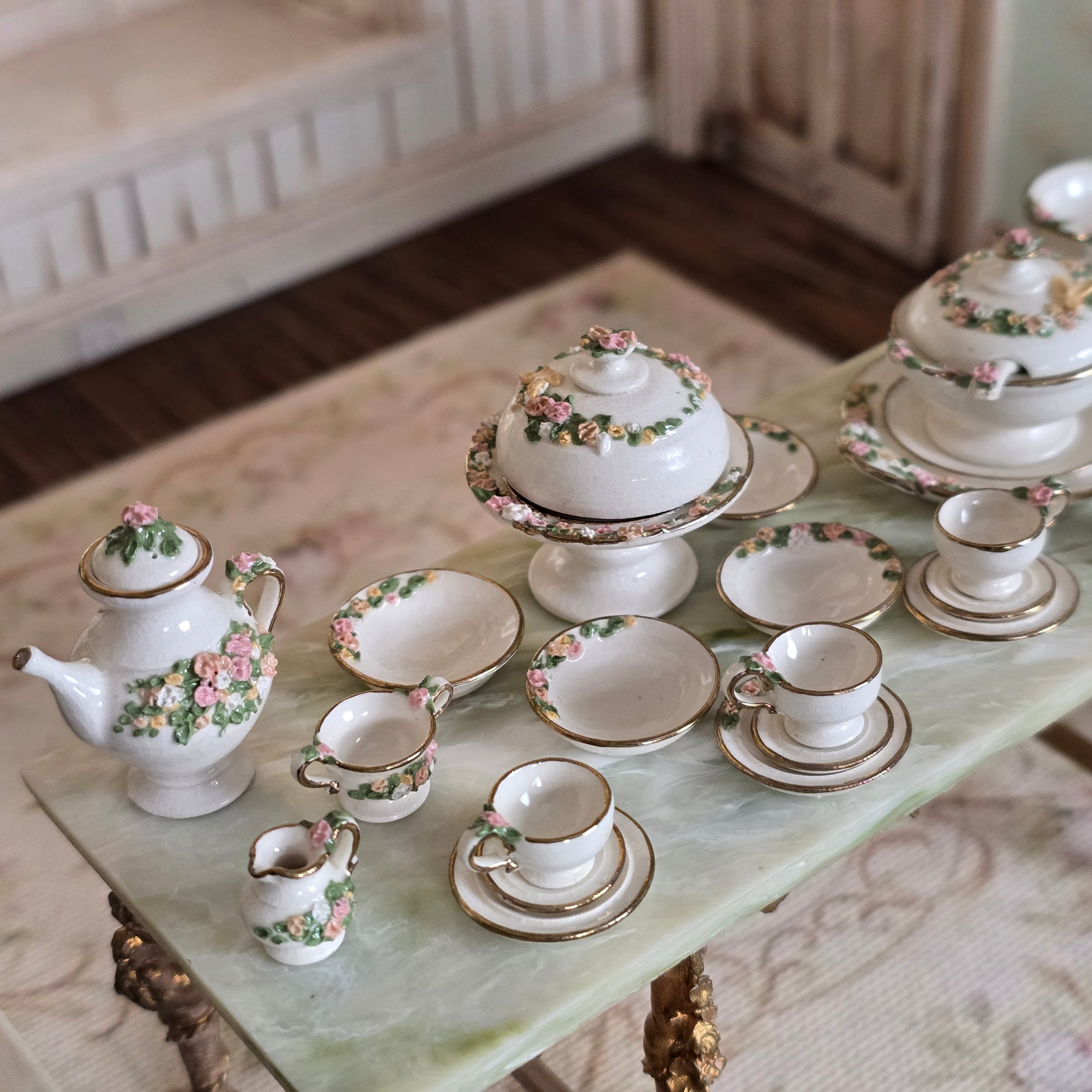 RARE Gudrun Kolenda 21-Piece Floral Porcelain Dinner & Tea Service