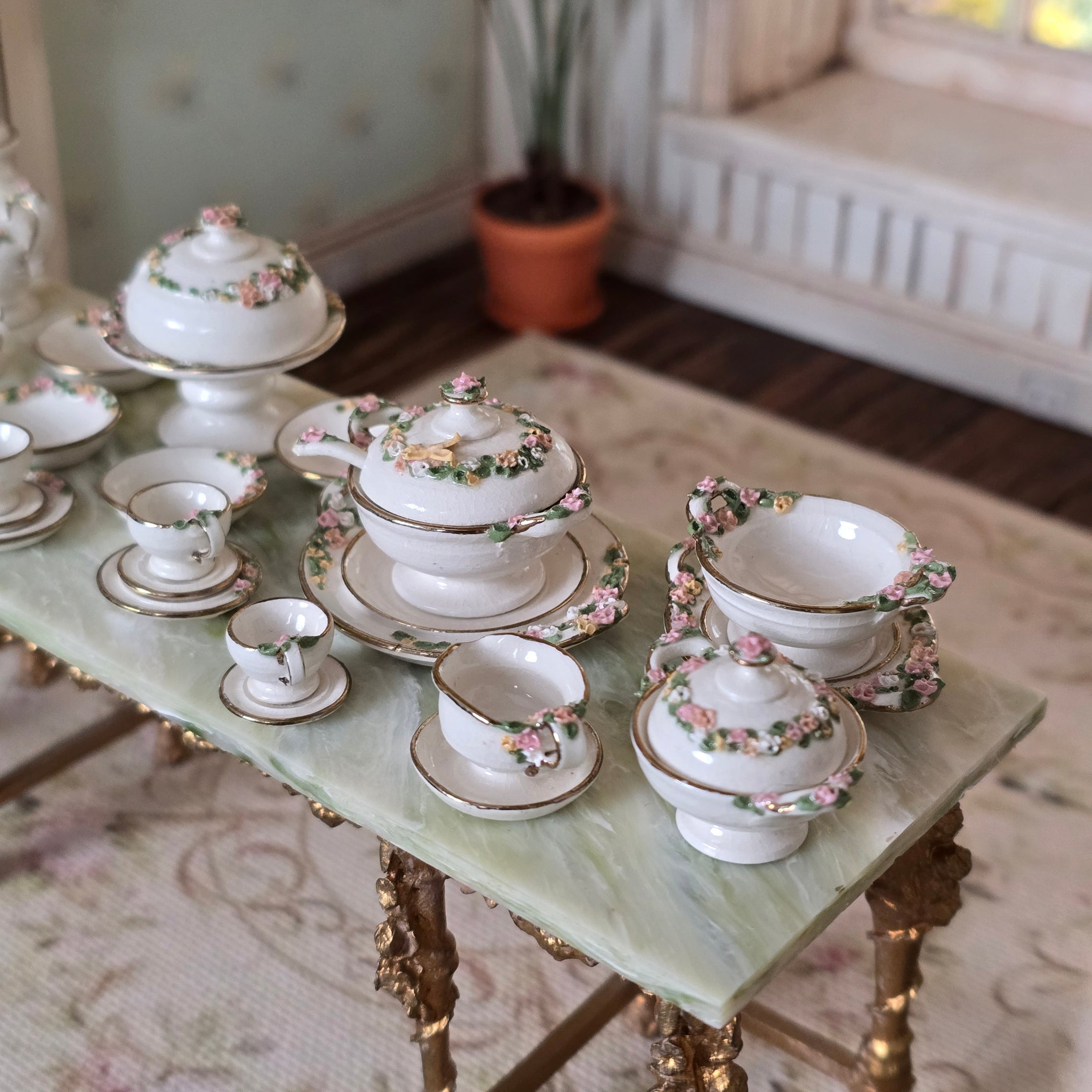 RARE Gudrun Kolenda 21-Piece Floral Porcelain Dinner & Tea Service