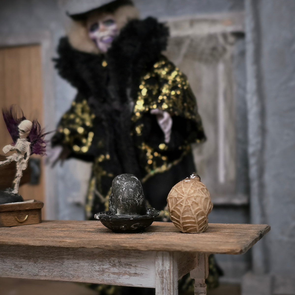 Pair of Artisan Skull Decorations Halloween Dollhouse Miniatures