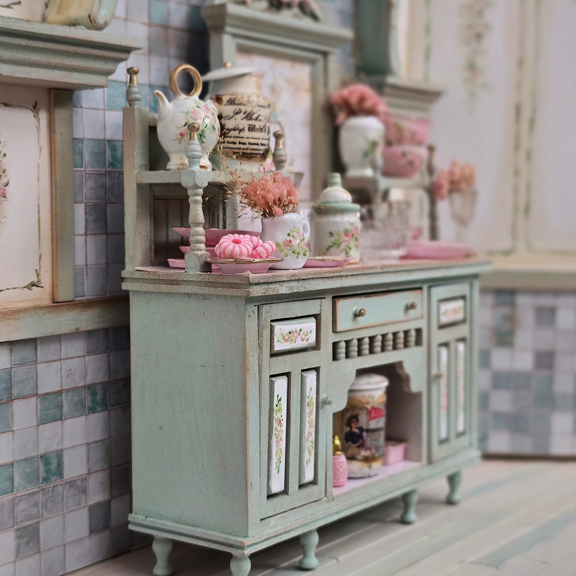 Aida Pravia Hand-Painted Shabby Chic Romantic Kitchen Furniture Set