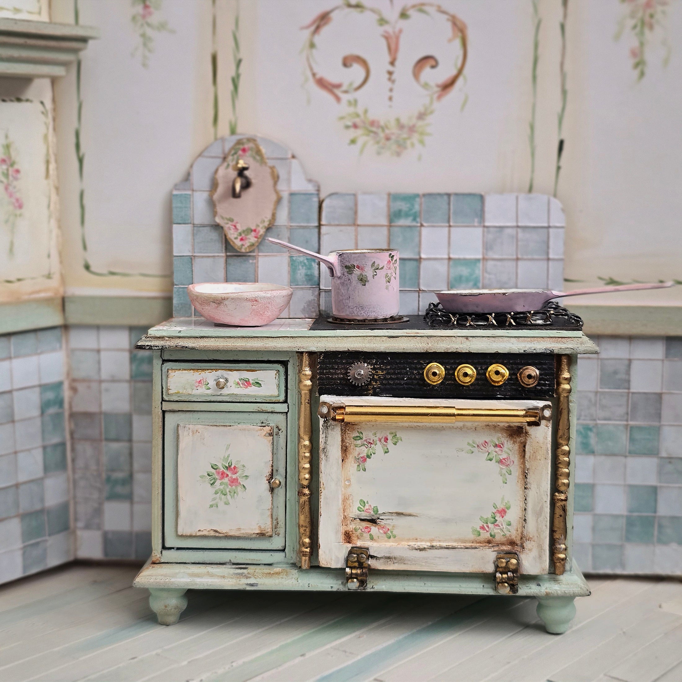 Aida Pravia Hand-Painted Shabby Chic Romantic Kitchen Furniture Set