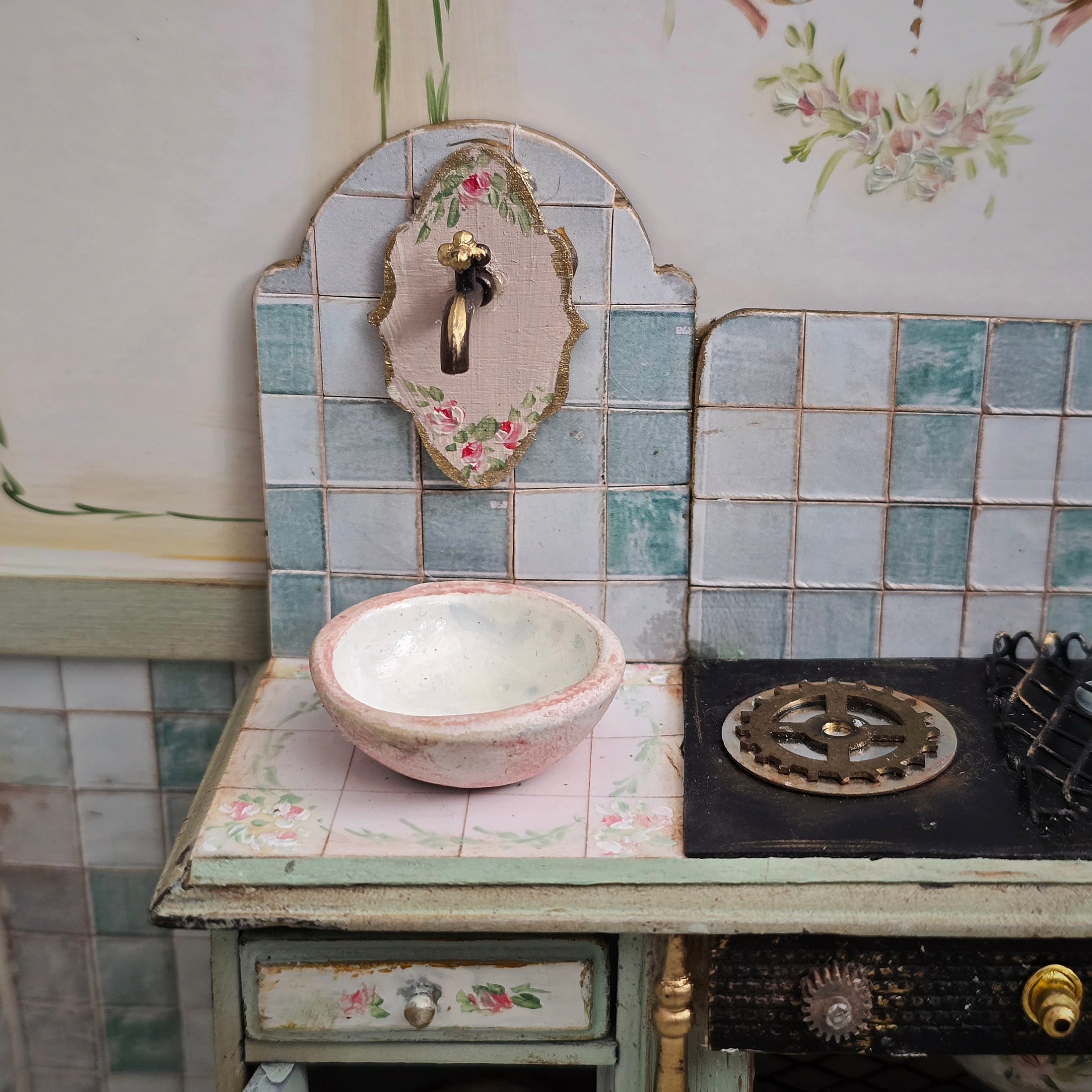 Aida Pravia Hand-Painted Shabby Chic Romantic Kitchen Furniture Set