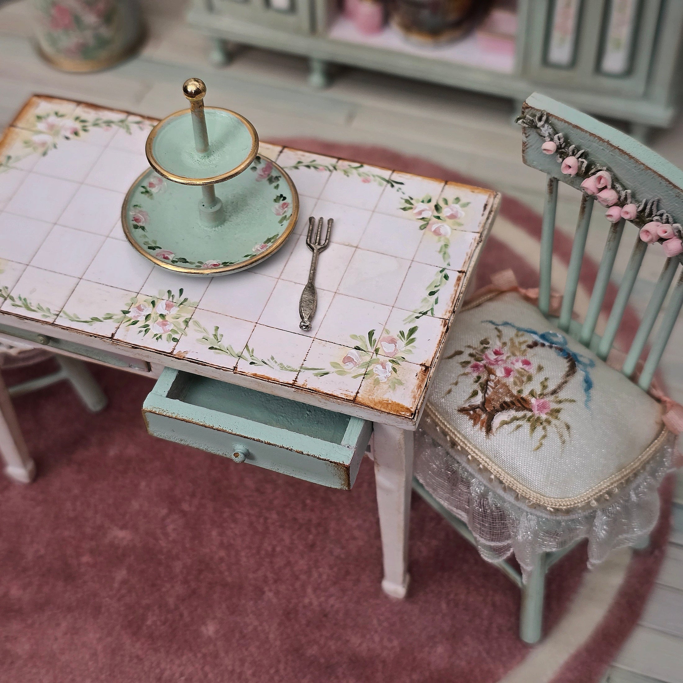 Aida Pravia Hand-Painted Shabby Chic Romantic Kitchen Furniture Set