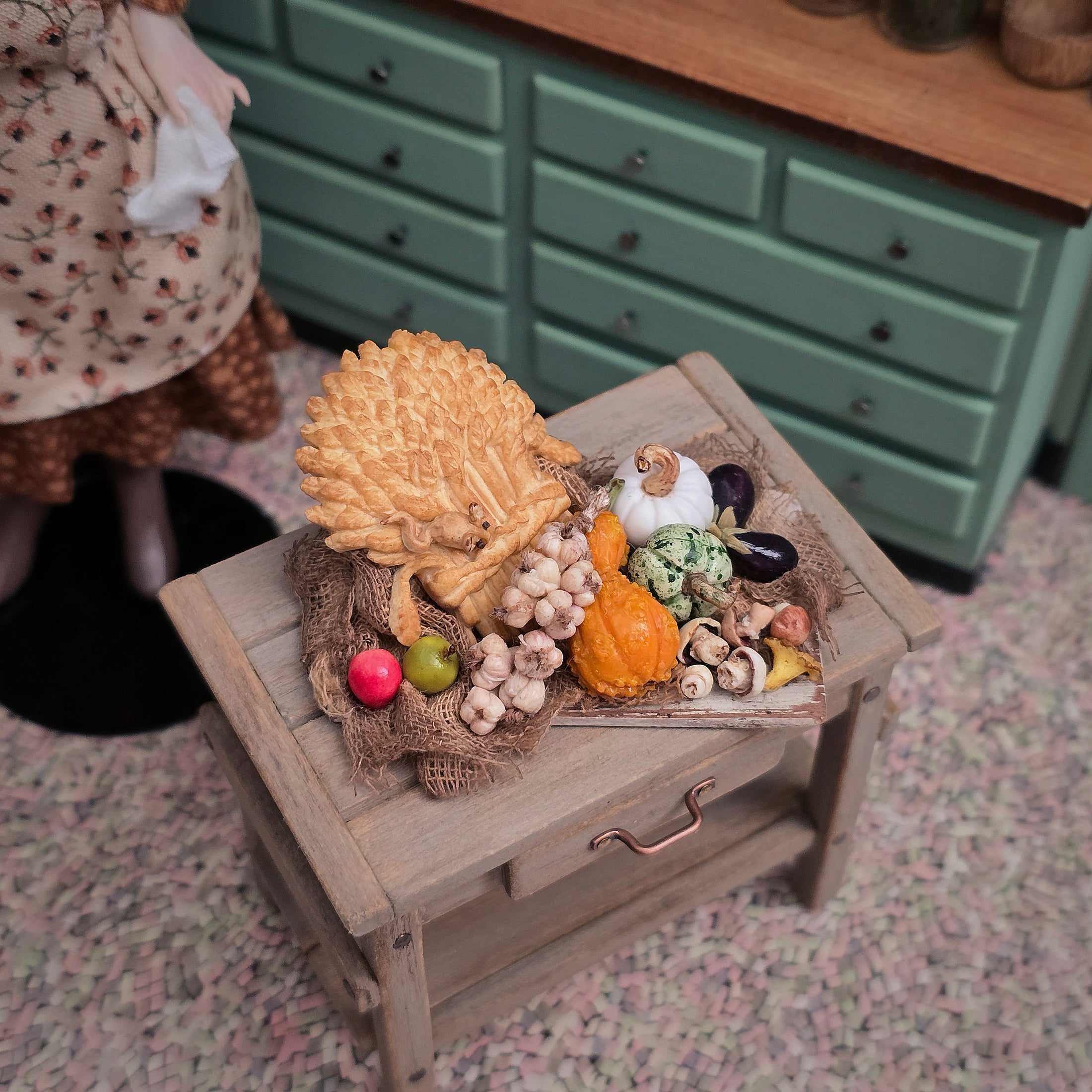 Linda Cummings Thanksgiving Harvest Cornucopia Board with Bread Mouse