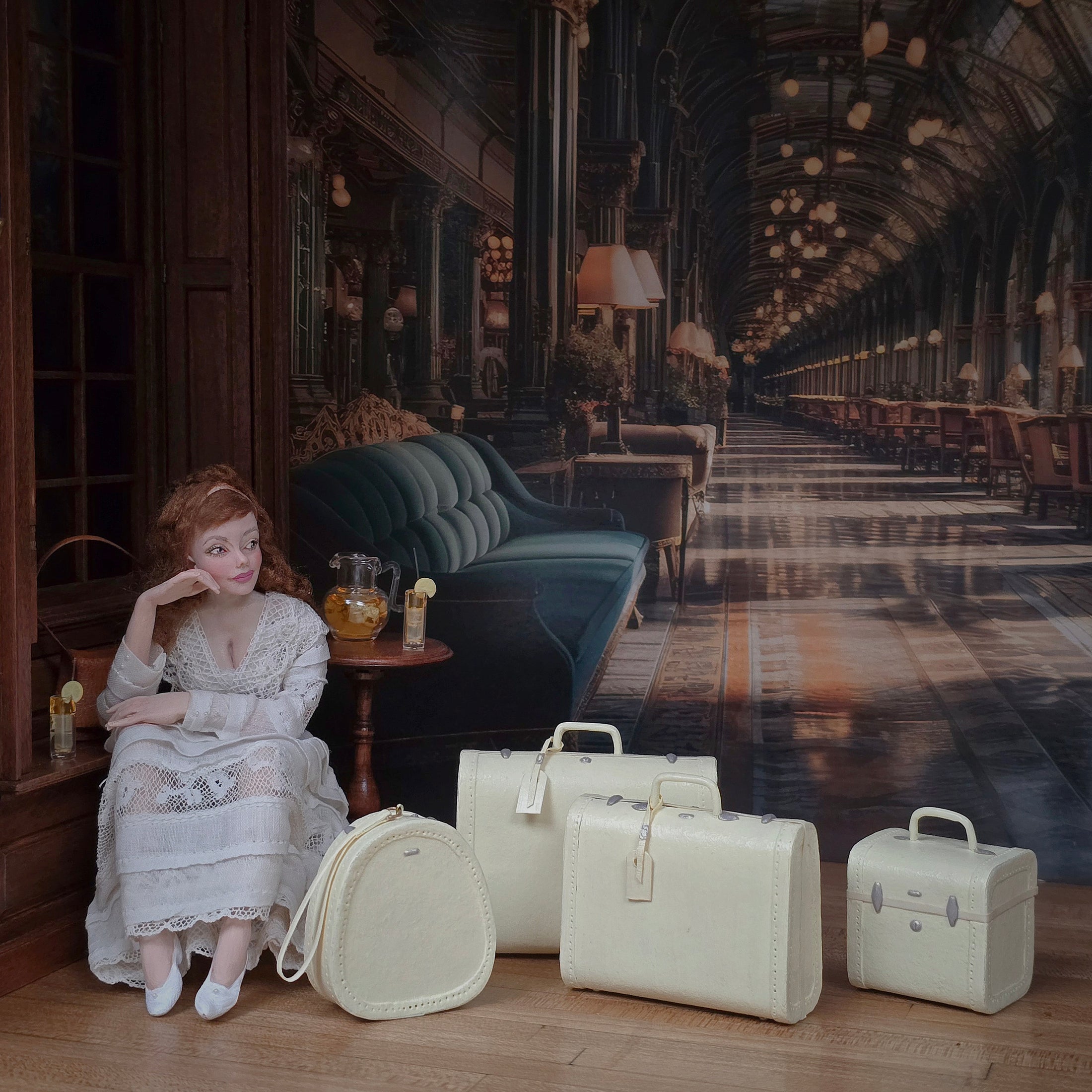 Vintage-Style 4-Piece Cream Luggage Set with Suitcases, Train Case & Hat Box