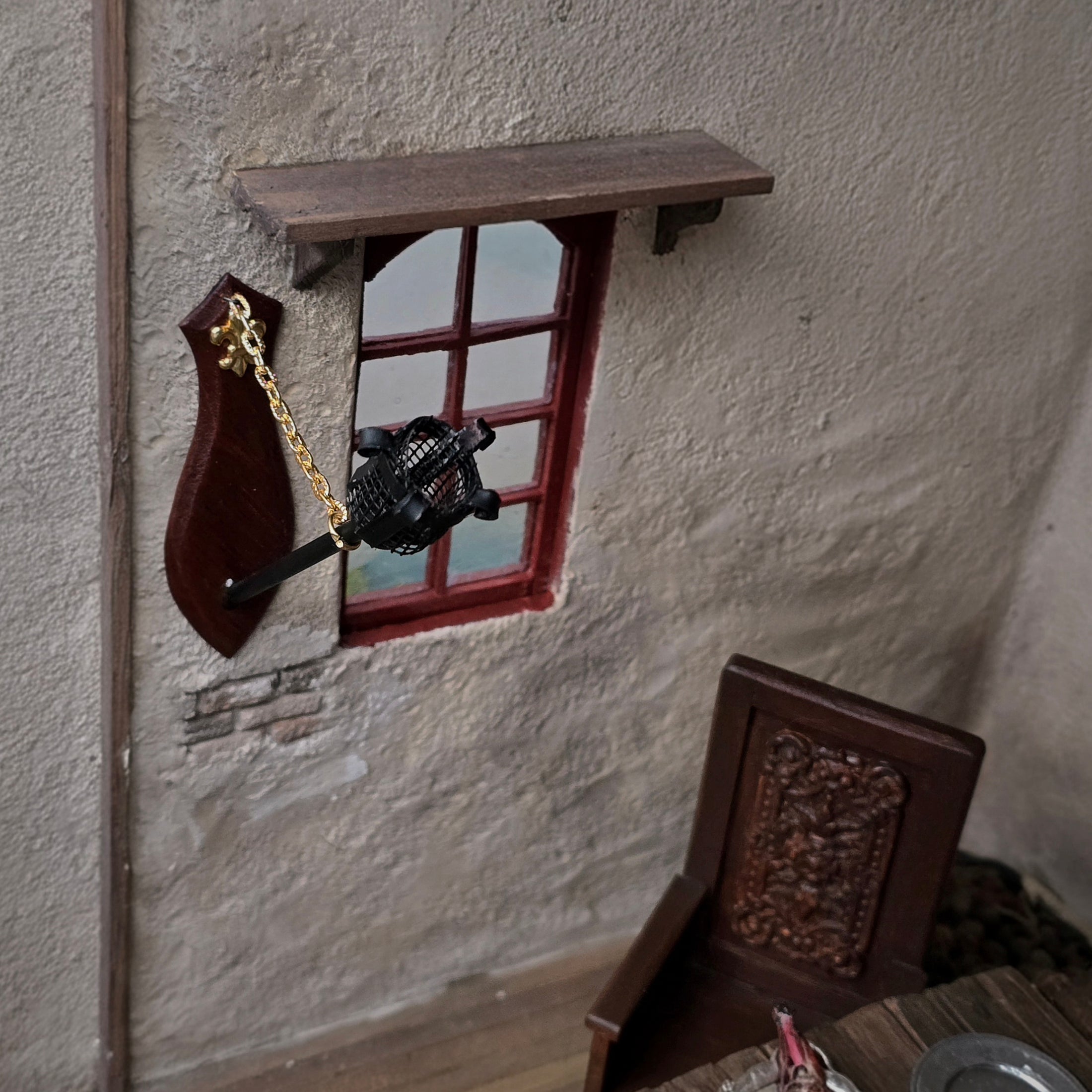 T. Dudley 2003 Tudor Medieval Wall Torch Sconce with Fleur-de-Lis 1:12 Scale