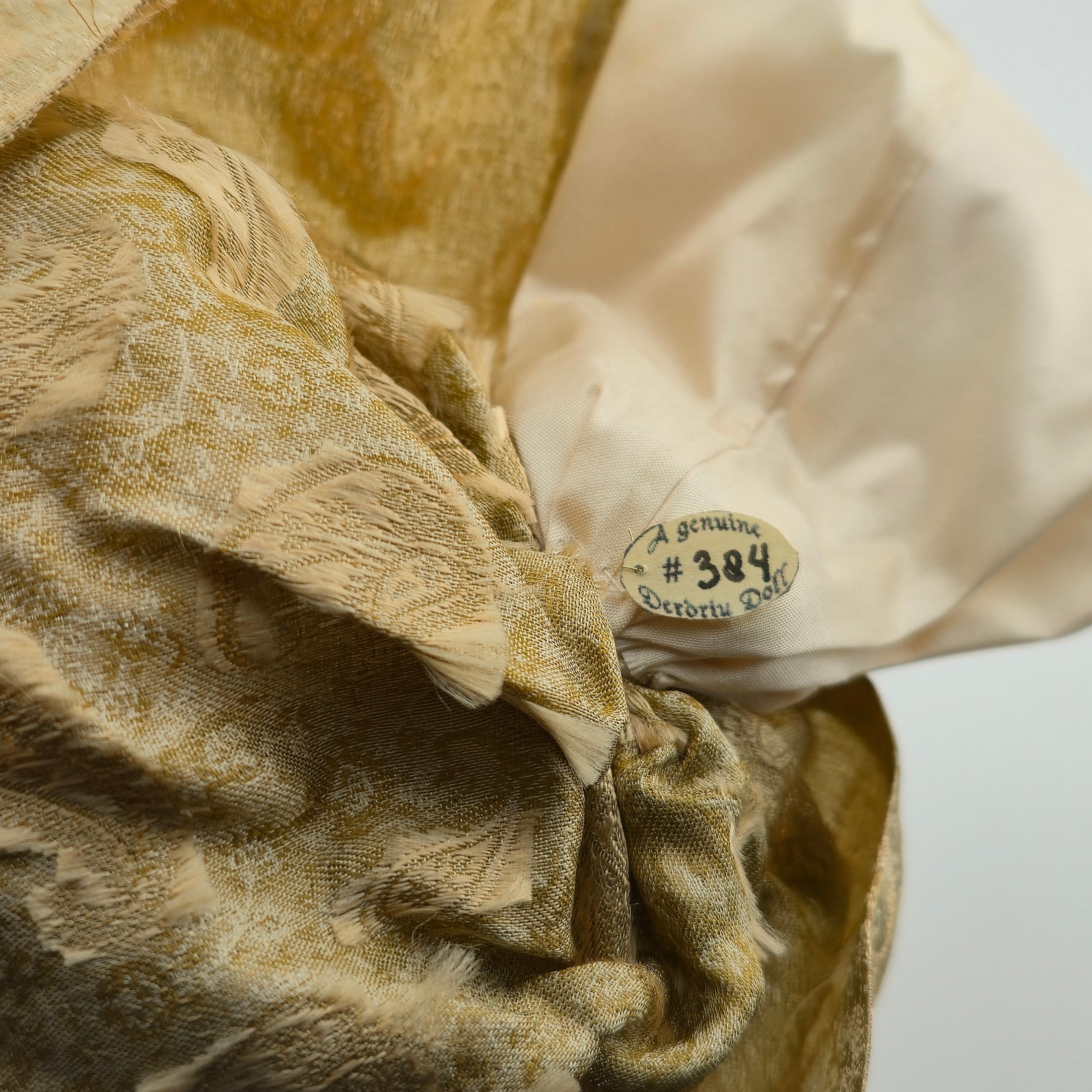 Derdriu Dolls Tudor Royal Lady in Silk Damask with French Hood 1:12 Scale