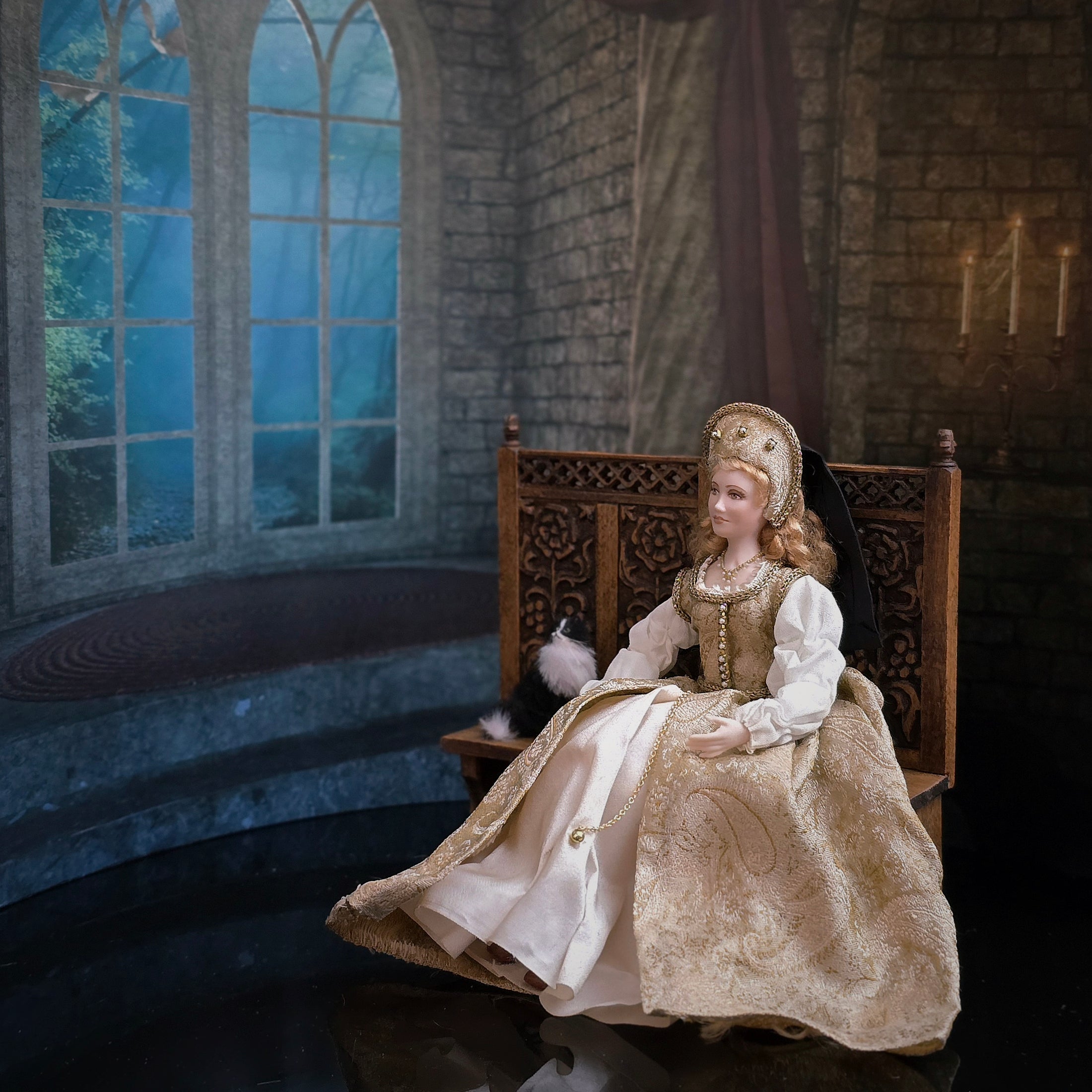 Derdriu Dolls Tudor Royal Lady in Silk Damask with French Hood 1:12 Scale