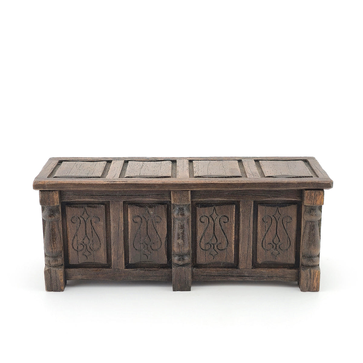 Tudor-Style Four-Panel Wooden Coffer Blanket Chest with Hinged Lid – 1:12 Scale