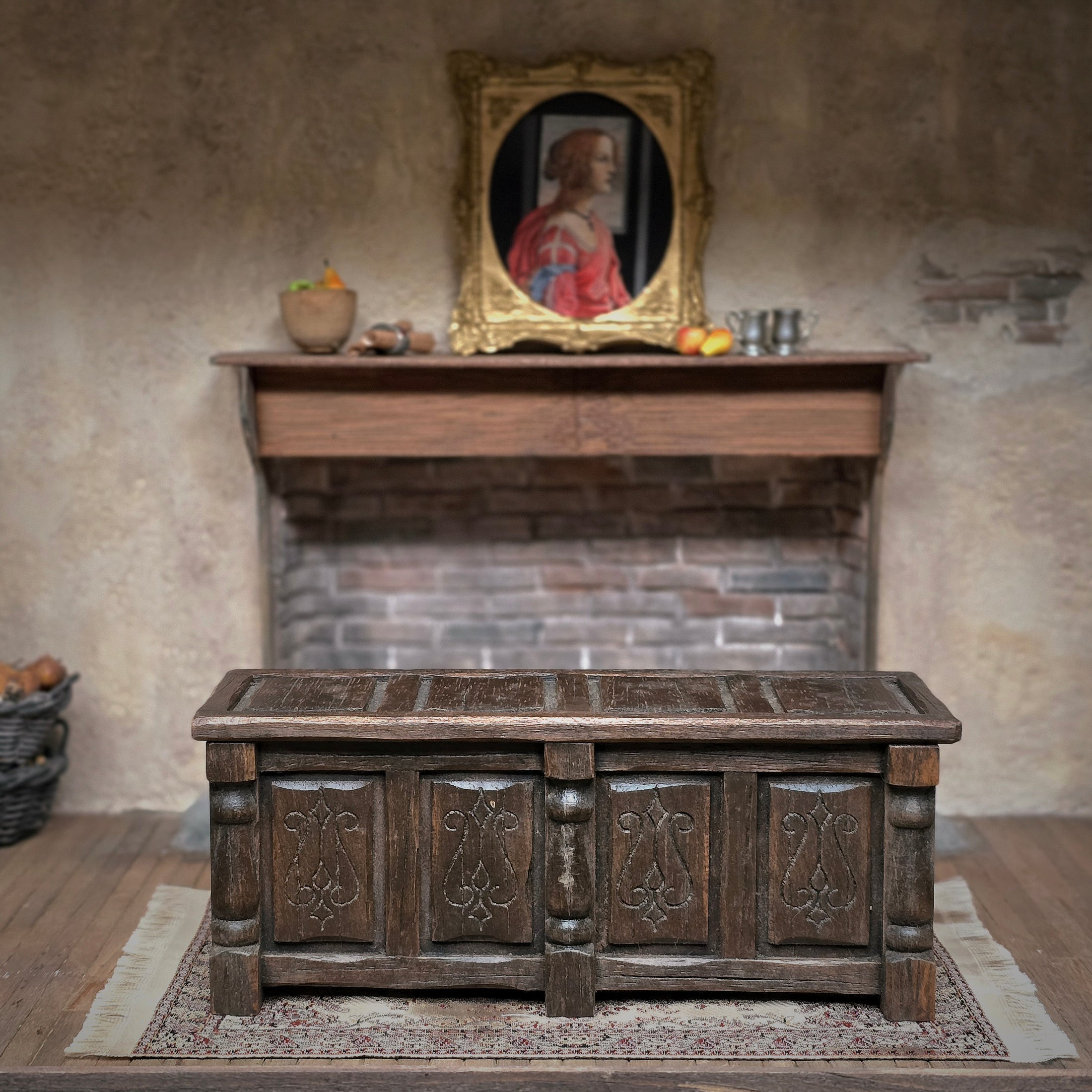 Tudor-Style Four-Panel Wooden Coffer Blanket Chest with Hinged Lid – 1:12 Scale
