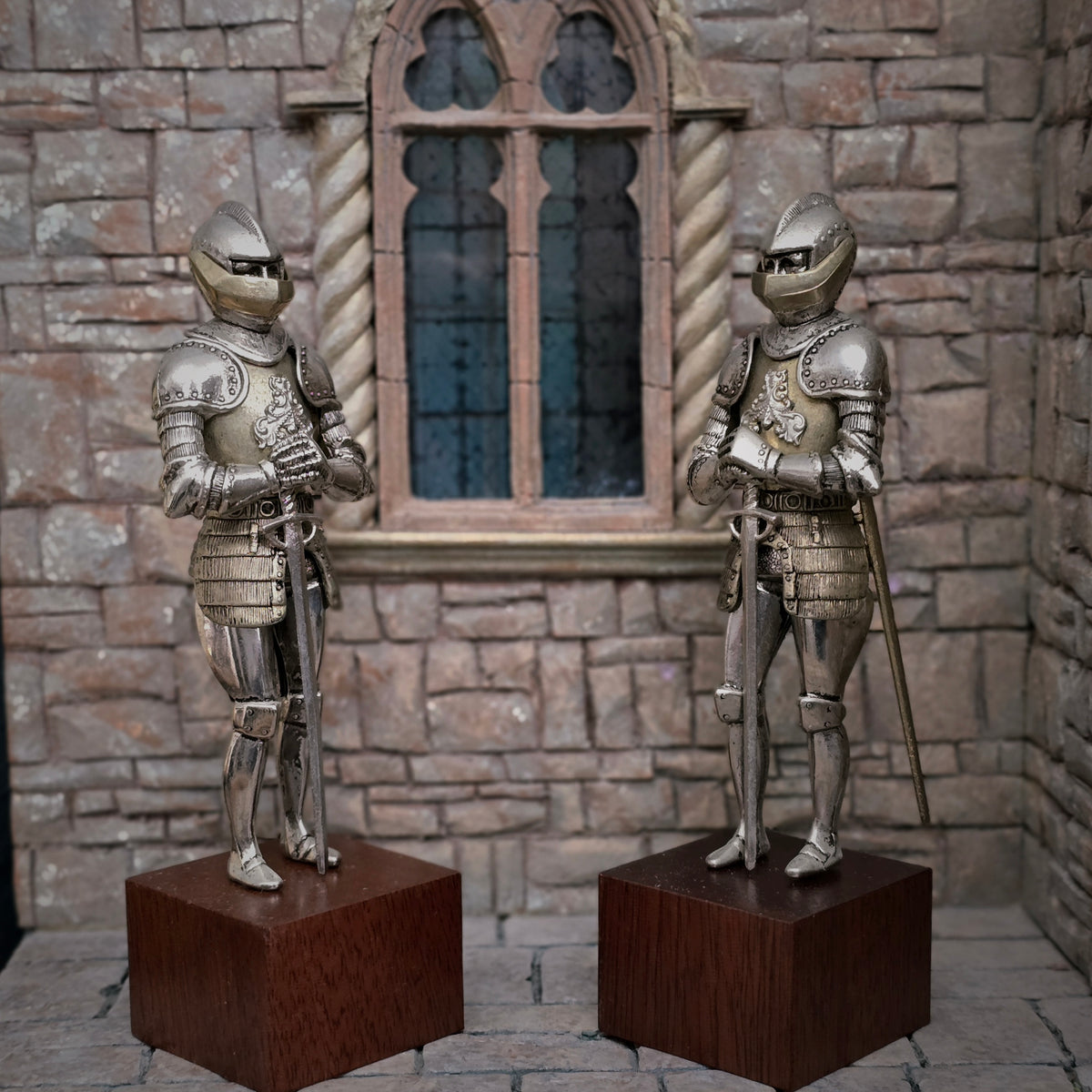 Tudor Knight #2 in Full Metal Armor with Sword & Wood Display Base 1:12 Scale