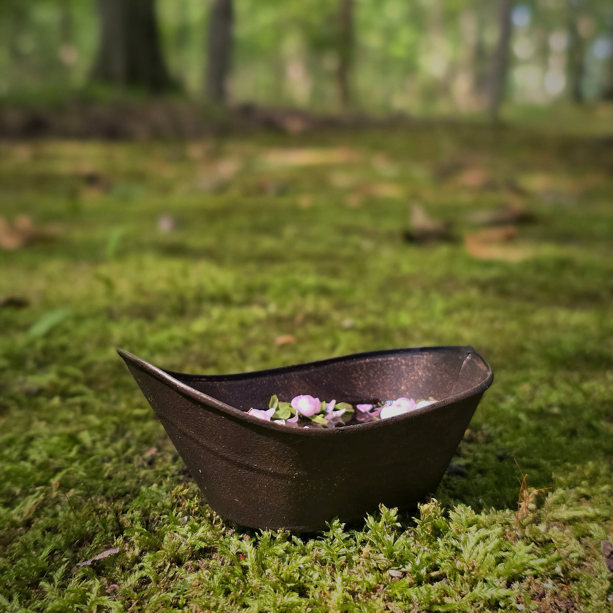 Gosia Suchodolska IGMA Artisan Miniature Rose Petal Bath Garden Tub Exclusive