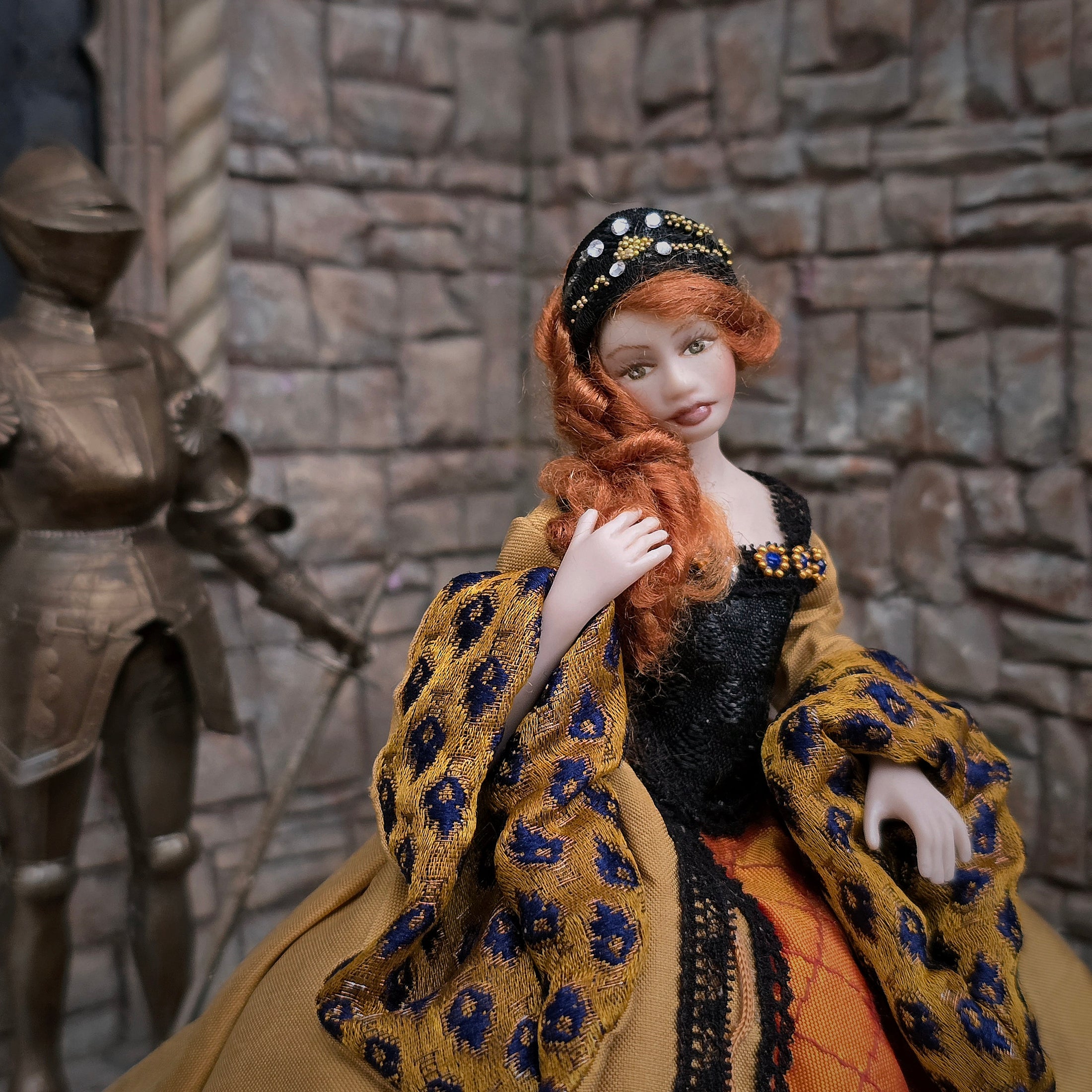 Derdriu Dolls Tudor Lady in Silk & Velvet Gown Porcelain Dollhouse Doll 1:12 Scale