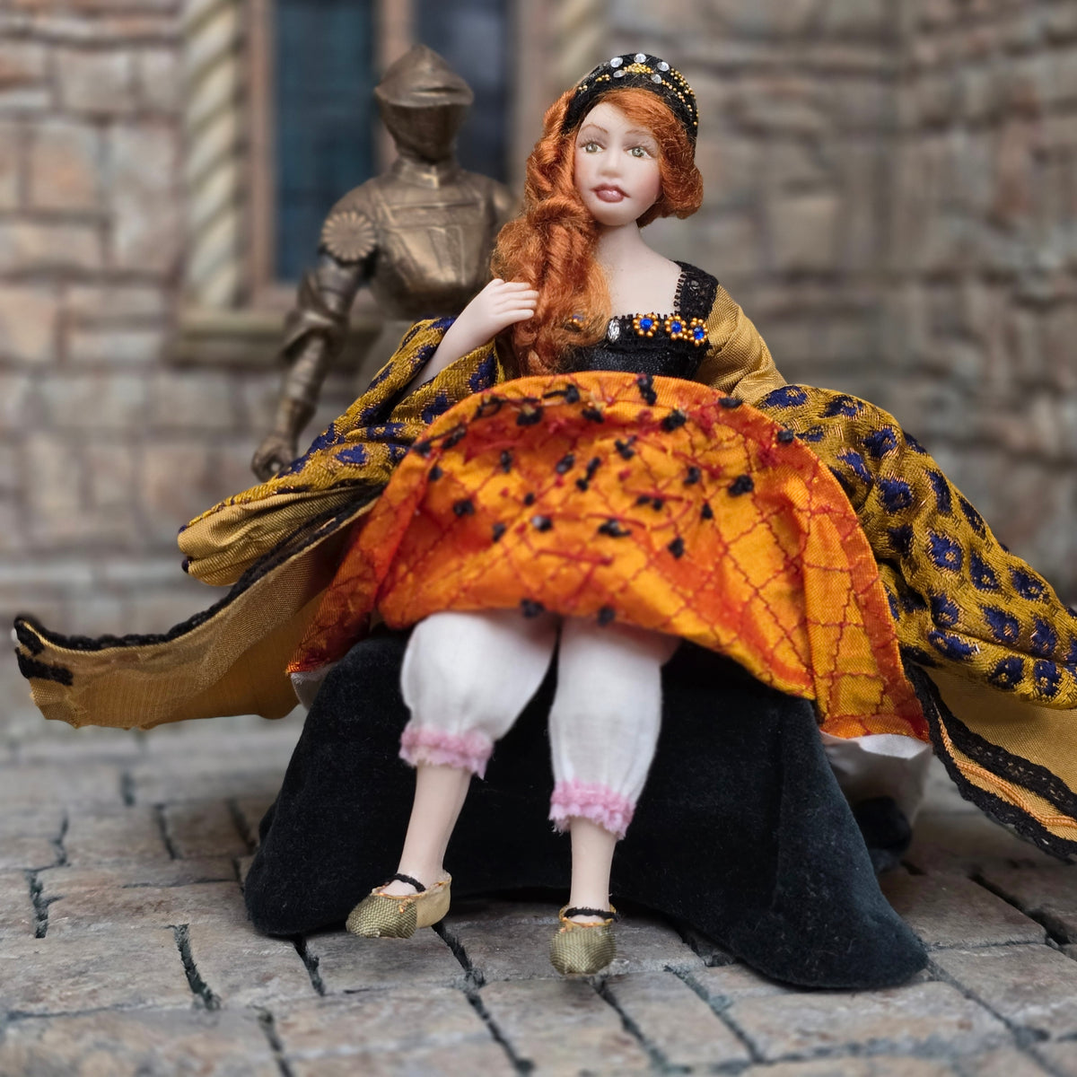 Derdriu Dolls Tudor Lady in Silk & Velvet Gown Porcelain Dollhouse Doll 1:12 Scale