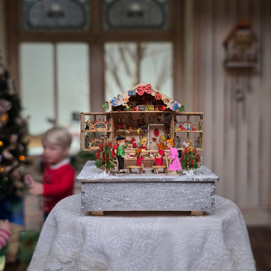 Volker Arnold Illuminated German Christmas Market Toy Stall Diorama 1:144 Scale
