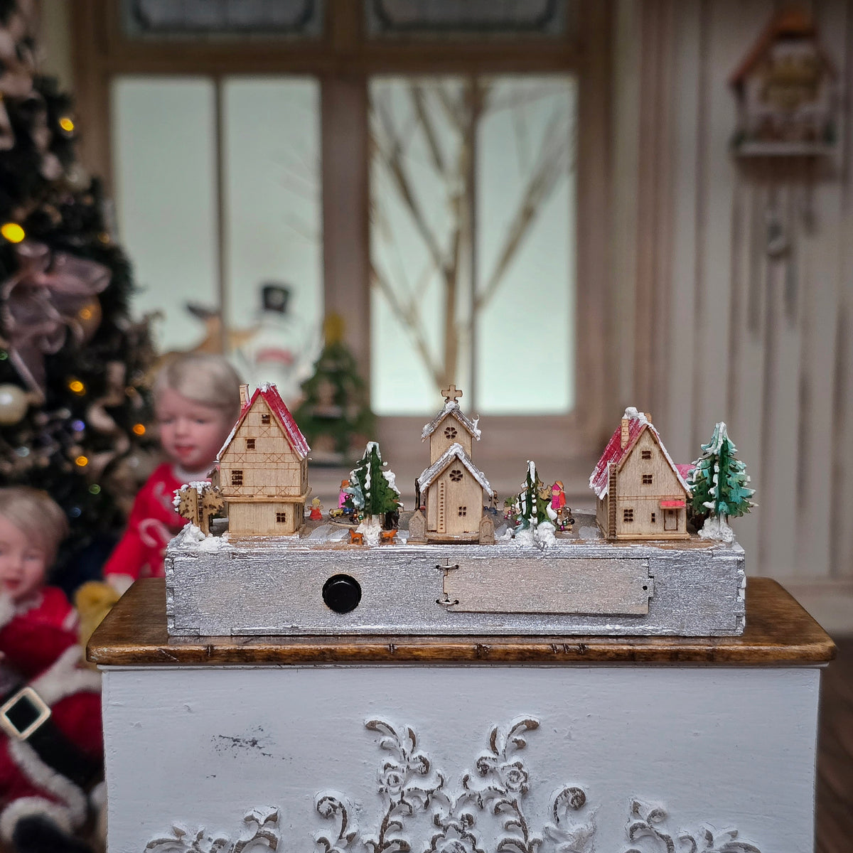 RARE RARE Volker Arnold Illuminated German Christmas Village Diorama 1:144 Scale
