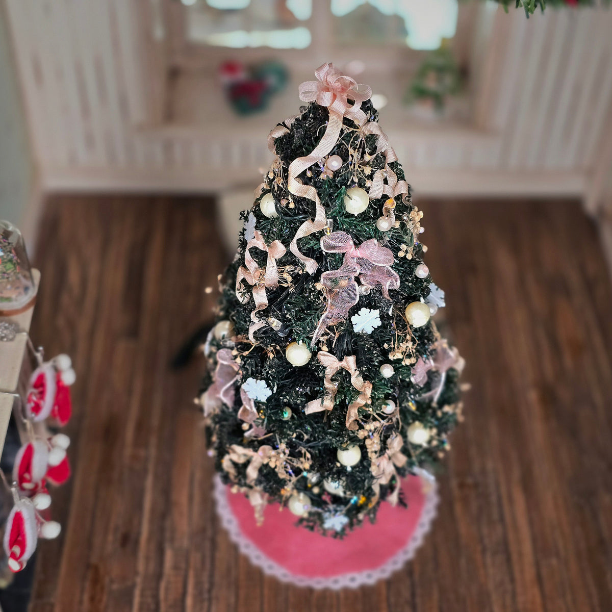 Lighted Pink & Pearl Christmas Tree with Bows, Snowflakes & Tree Skirt 1:12 Dollhouse