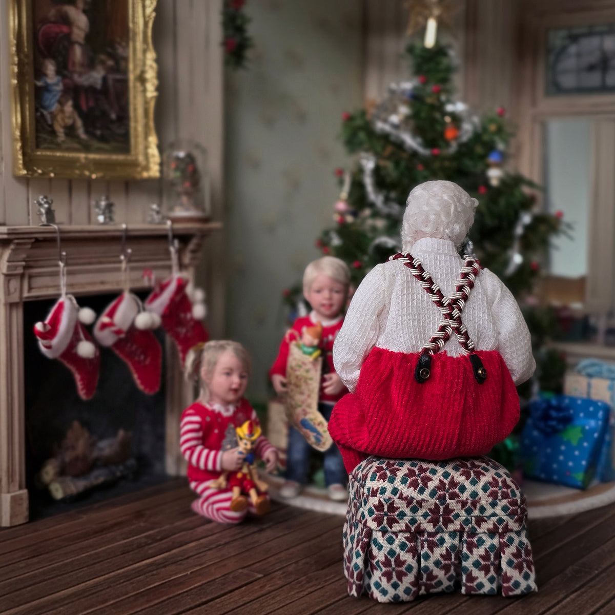 Julie Campbell OOAK Santa Making a Wooden Nativity with Chair & Worktable IGMA Doll