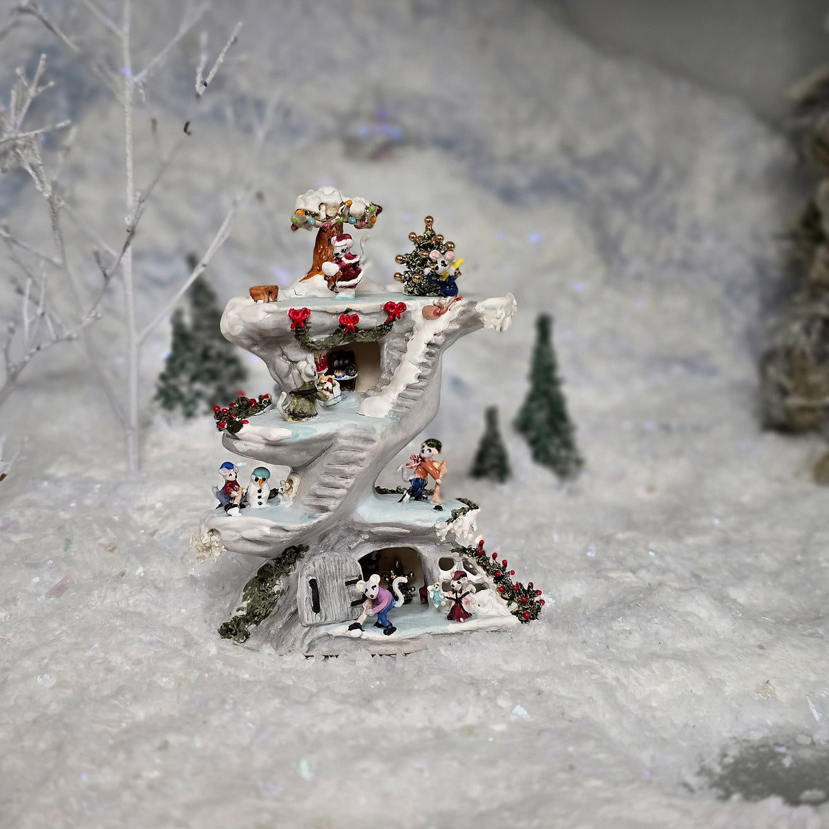Miniature Sharon Secord Porcelain Christmas Mouse Diorama Tree Burrow Winter Scene