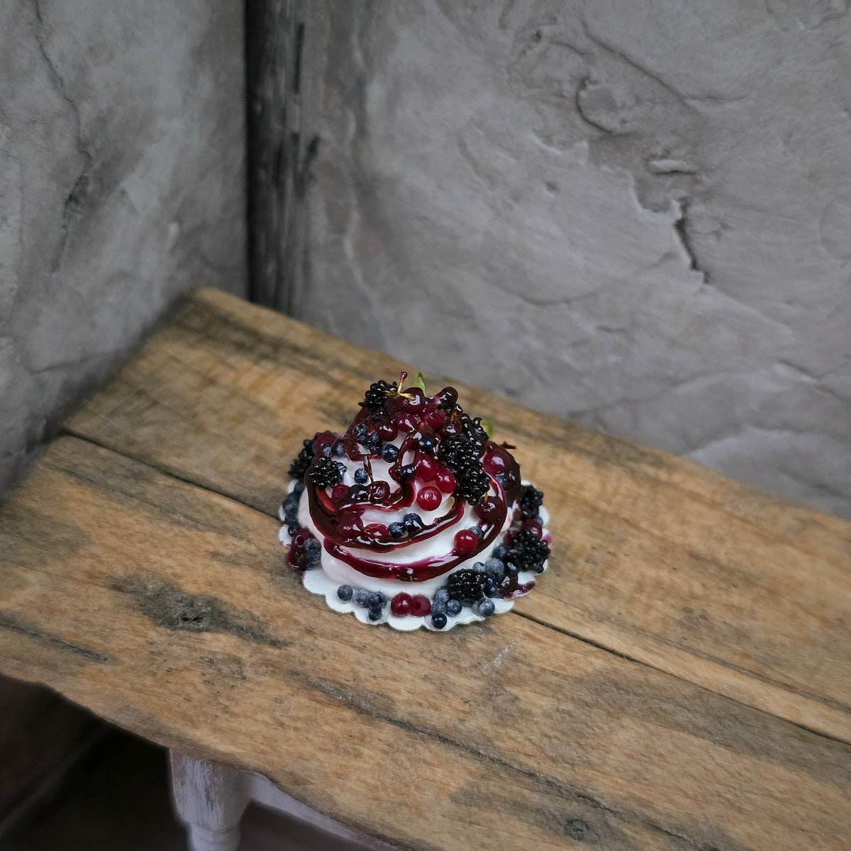 Gosia Suchodolska Miniature Berry Pavlova Dessert on Paper Doily 1:12 Scale