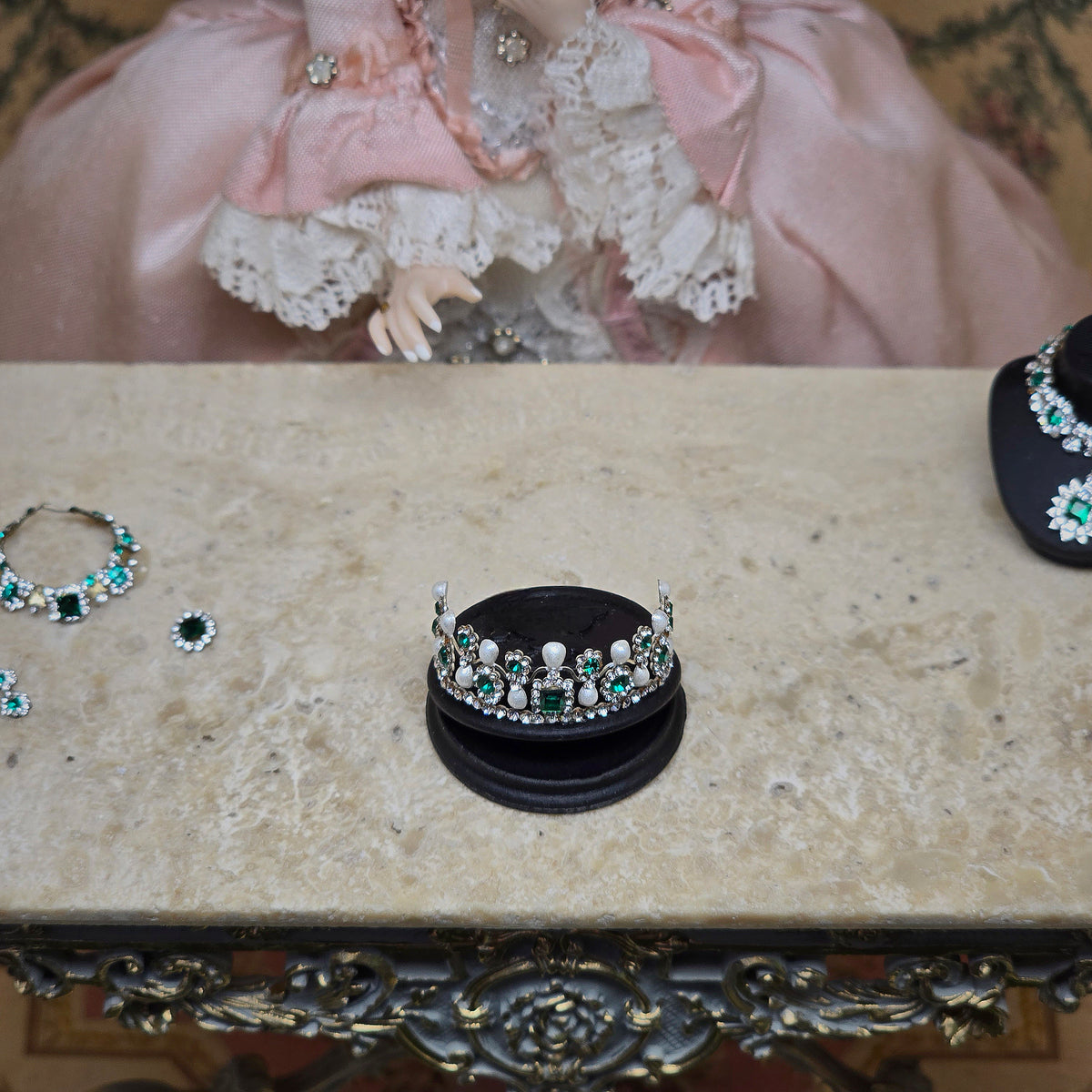 Sun Lemmens Emerald, Pearl & Crystal Royal Tiara on Display Stand Netherlands