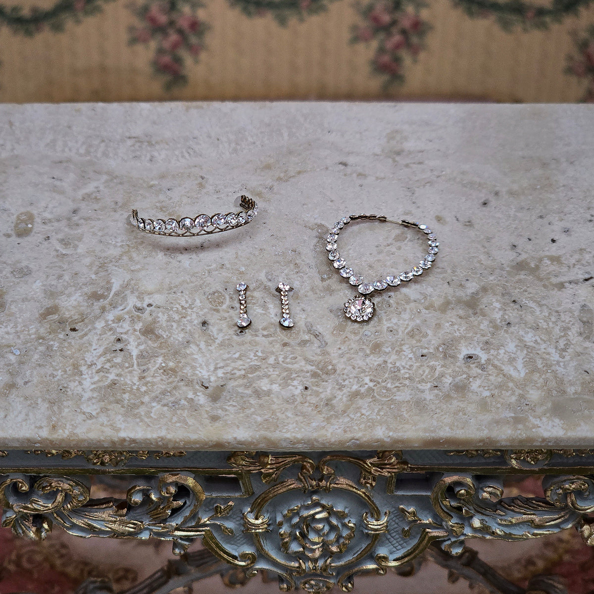 Sun Lemmens Wearable Classic Rhinestone Parure Set with Tiara, Necklace & Earrings