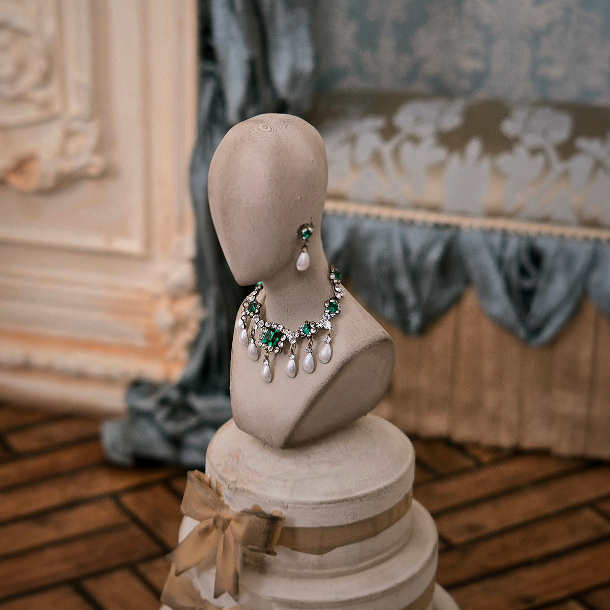 Sun Lemmens Emerald & Pearl Fringe Necklace with Earrings Wearable for Dolls