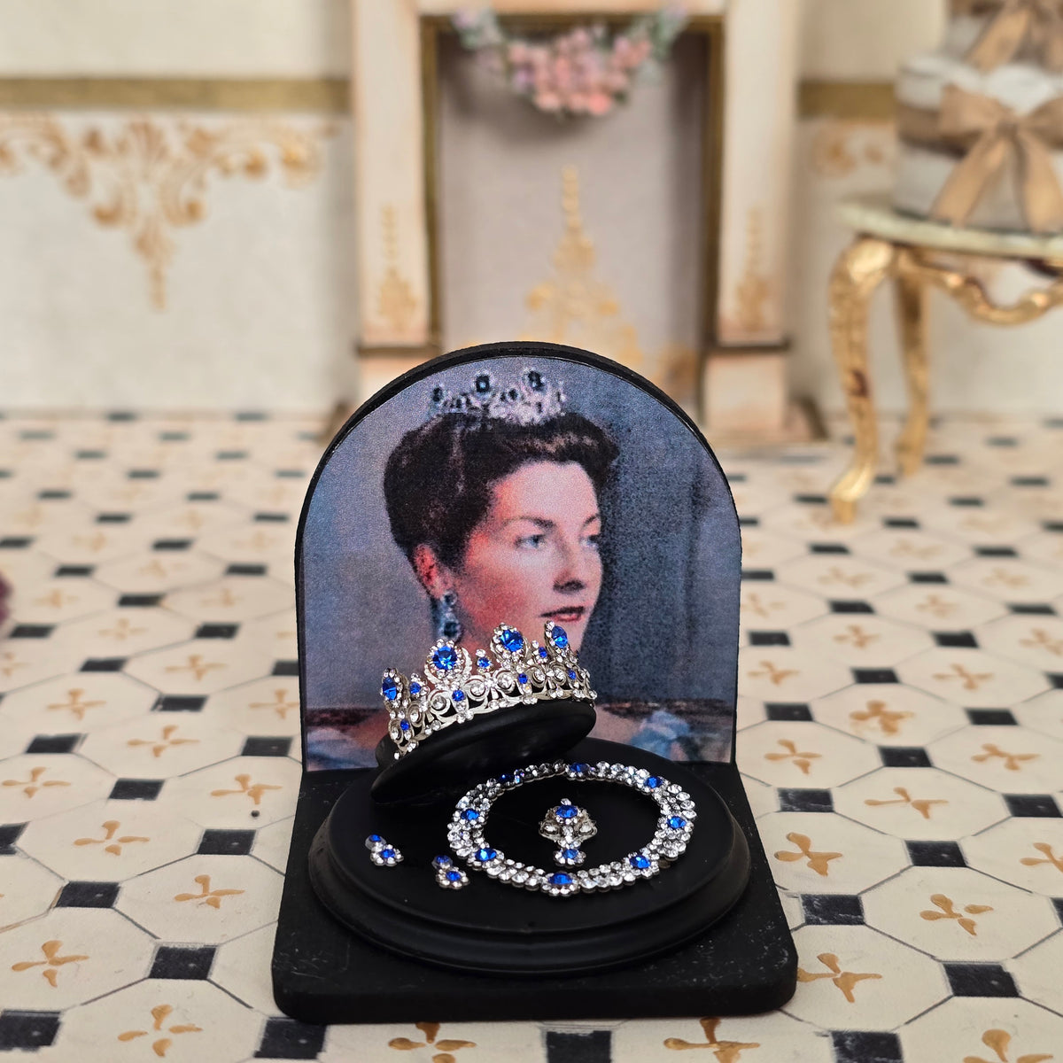Sun Lemmens Sapphire & Crystal Royal Parure Set with Queen Elizabeth II Display