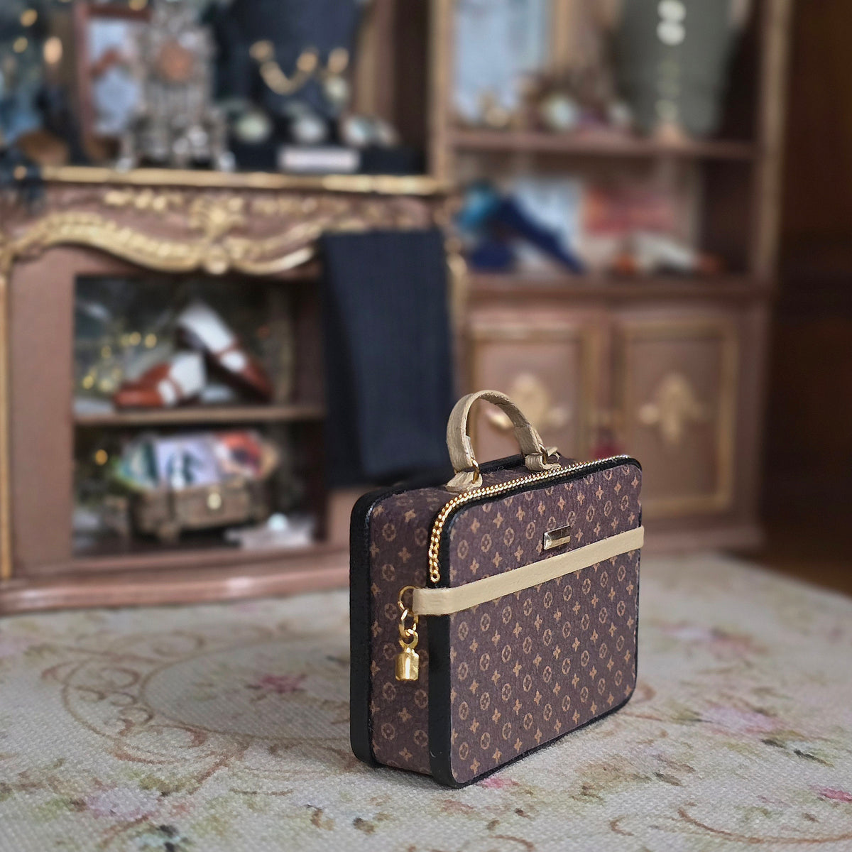Jose Gomez 1:12 Designer-Style Monogram Travel Case Gold Chain, Padlock & Cream Trim