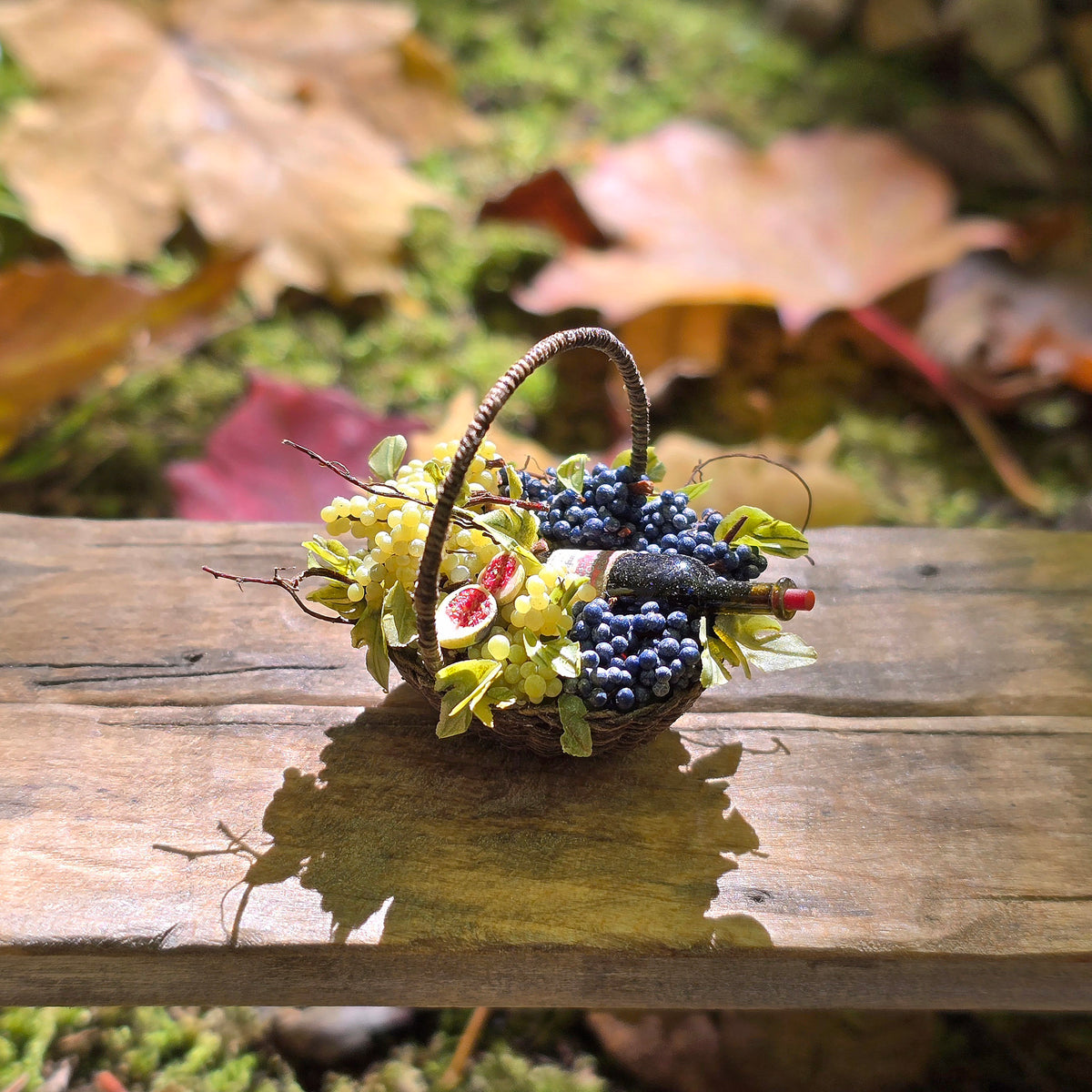 IGMA Gosia Suchodolska Miniature Dark Picnic Basket with Grapes, Figs & Wine Bottle