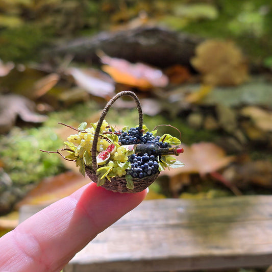 IGMA Gosia Suchodolska Miniature Dark Picnic Basket with Grapes, Figs & Wine Bottle