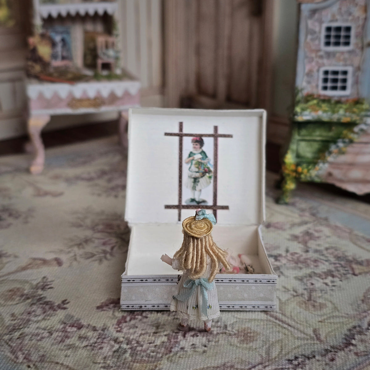 Maria Victoria Heredia Guerbos Victorian Mignonette Porcelain Doll with Trousseau Box
