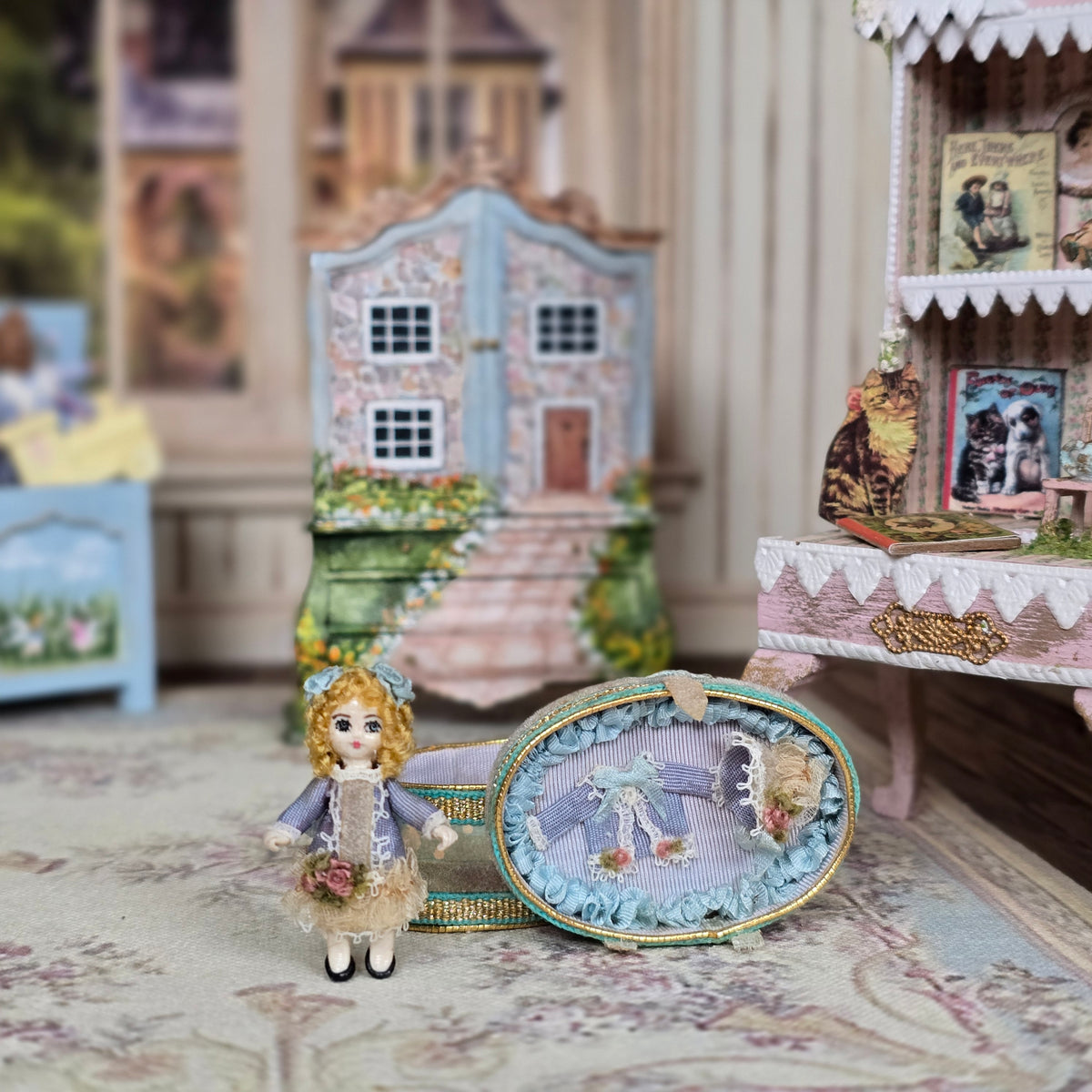 Verity’s Dolls Mignonette Doll's Doll with Oval Presentation Egg-Shaped Box & Trousseau