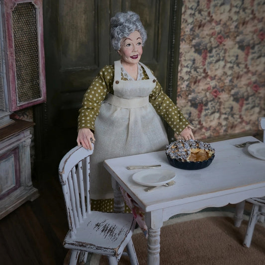Artisan Apple Pie in Grimbergen Bottle Cap Pan Miniature Dollhouse 1:12