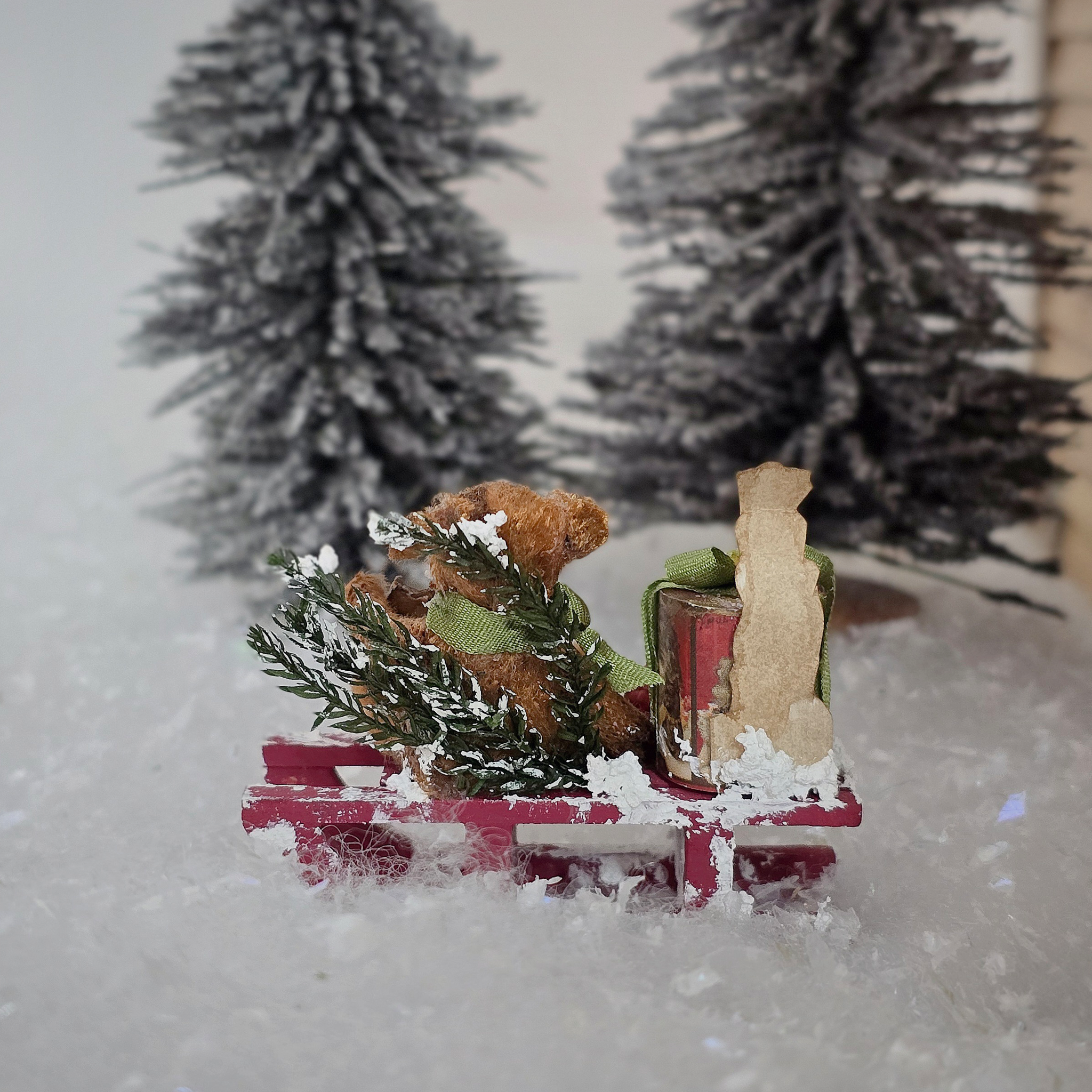 Miniature Snowy Christmas Vignette – Le Coffre D’Emilie, back view