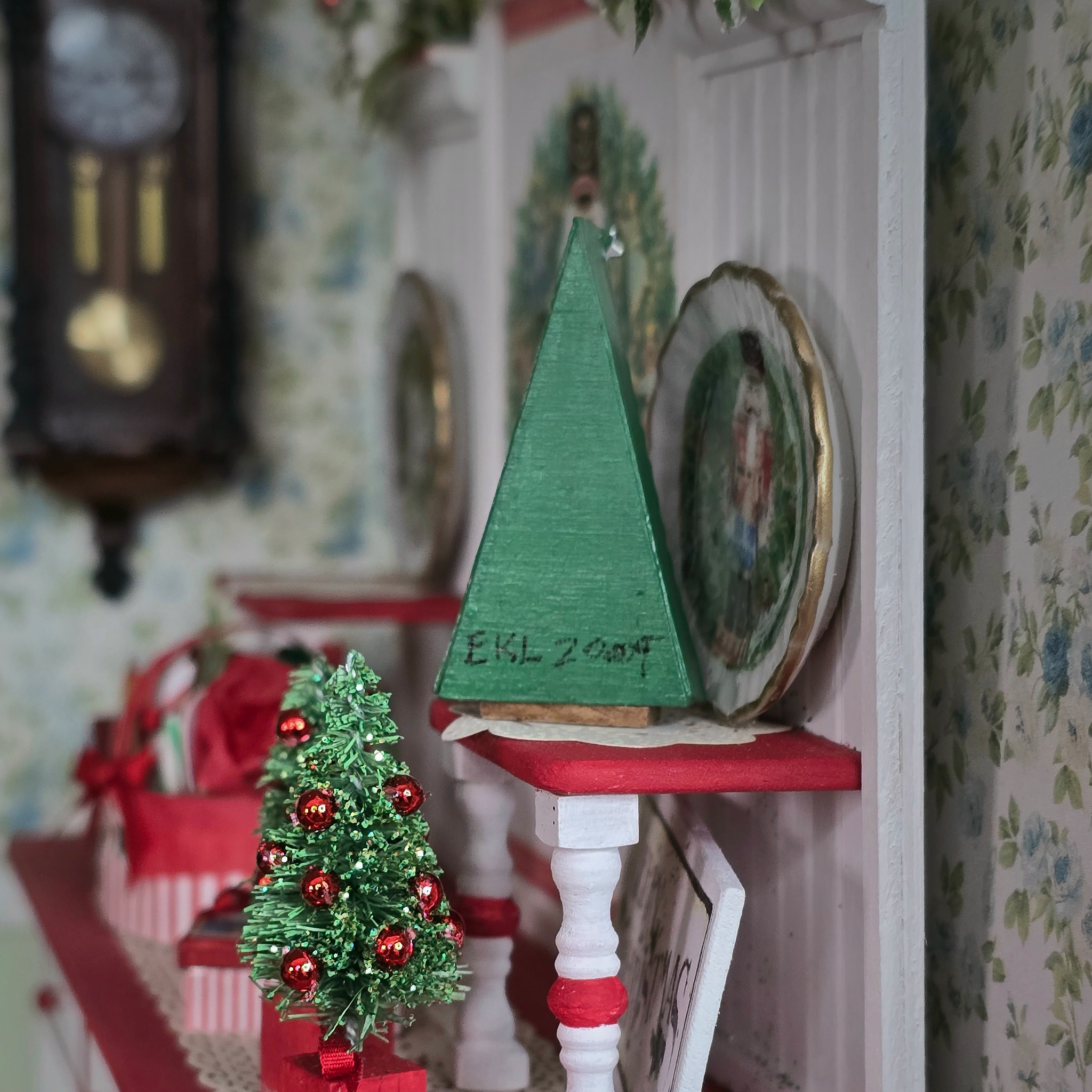 Signed Dollhouse Miniature Christmas Tree-Shaped Plate Display Box, signed backside