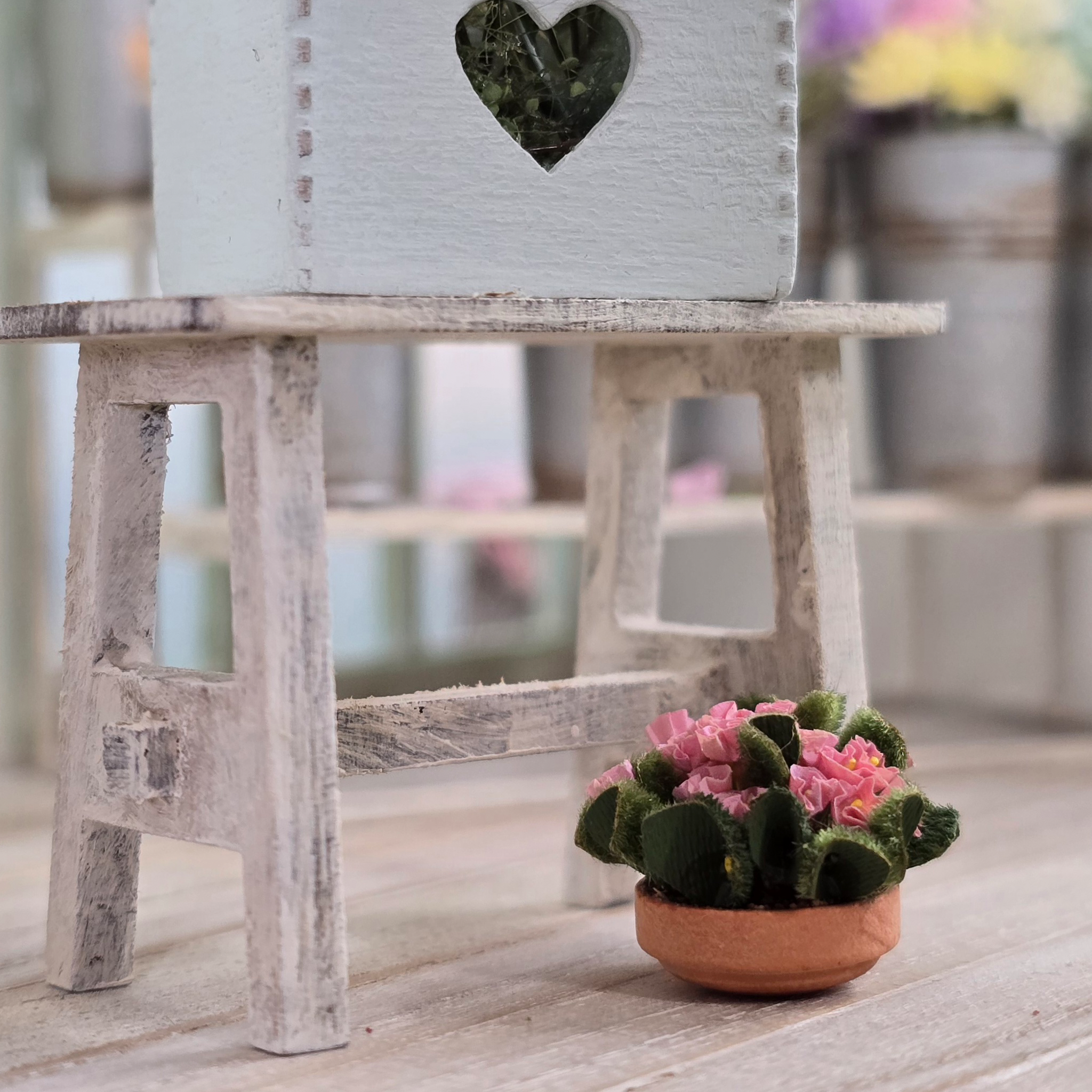 Flowering Pink African Violet Plant in Planter Pot Fuzzy Leaves Artisan Vintage