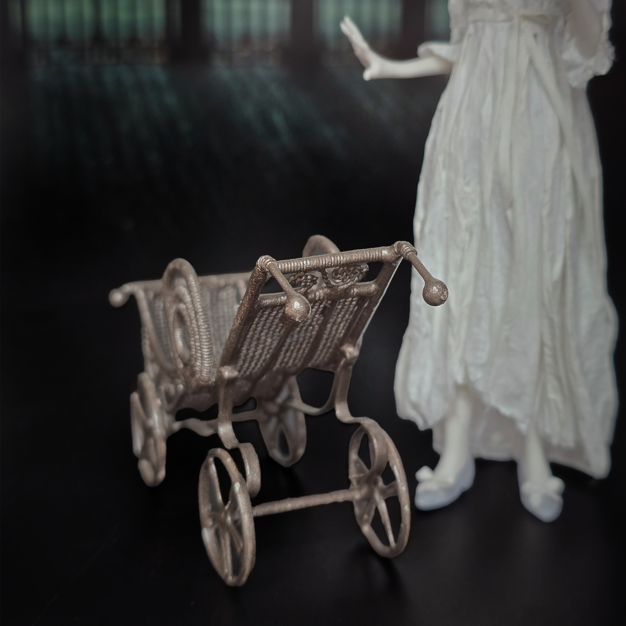 Victorian Doll Antique-Style Wire Mesh Miniature Baby Pram Carriage with Brass Finish