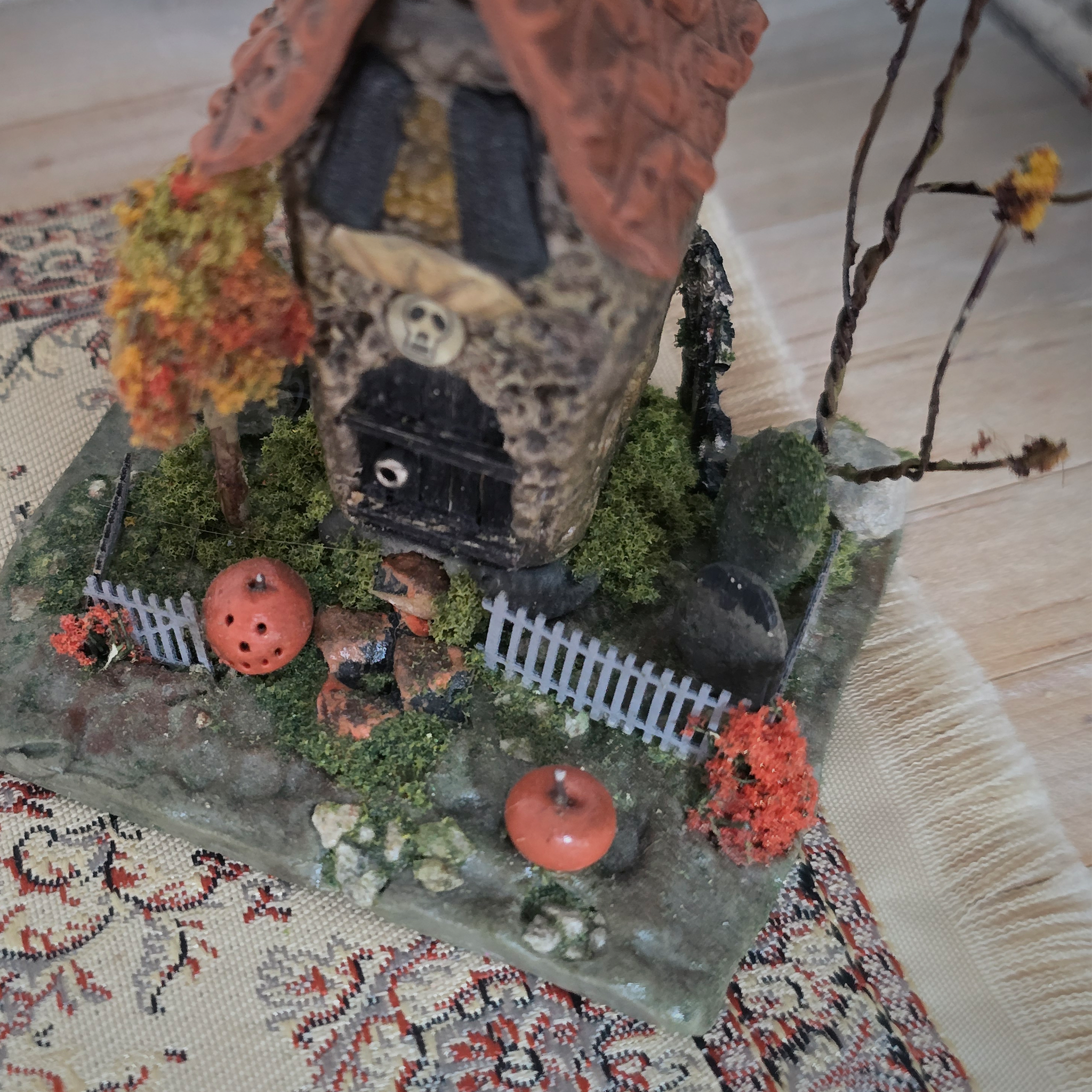 1:12 Halloween Spooky Fall Witch's Haunted House Dollhouse for Miniature Scenes