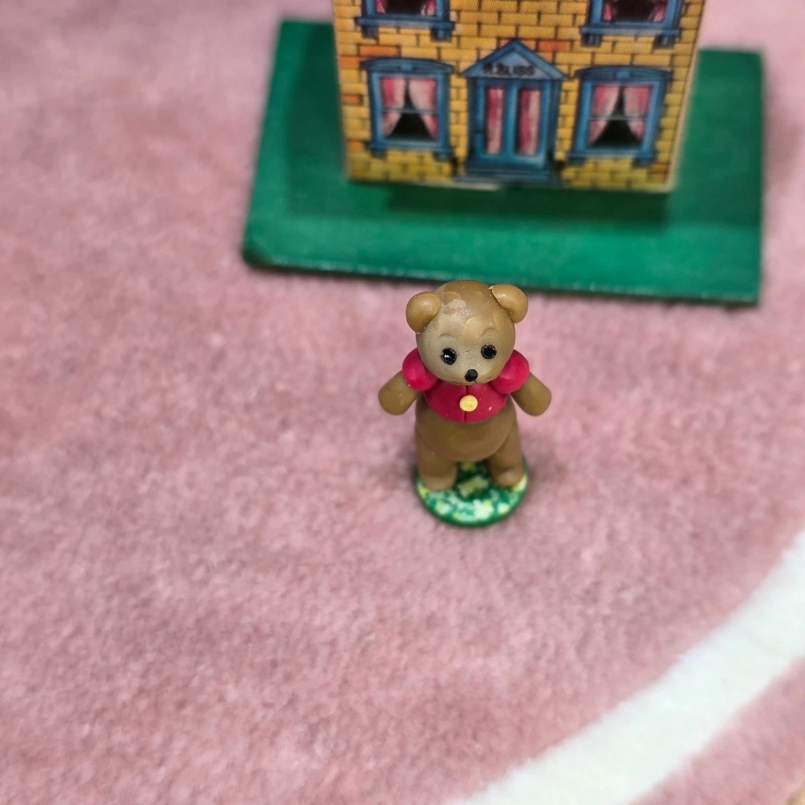 Artisan Hand-Sculpted Storybook Toy Teddy Bear Dollhouse Shelf Sitter