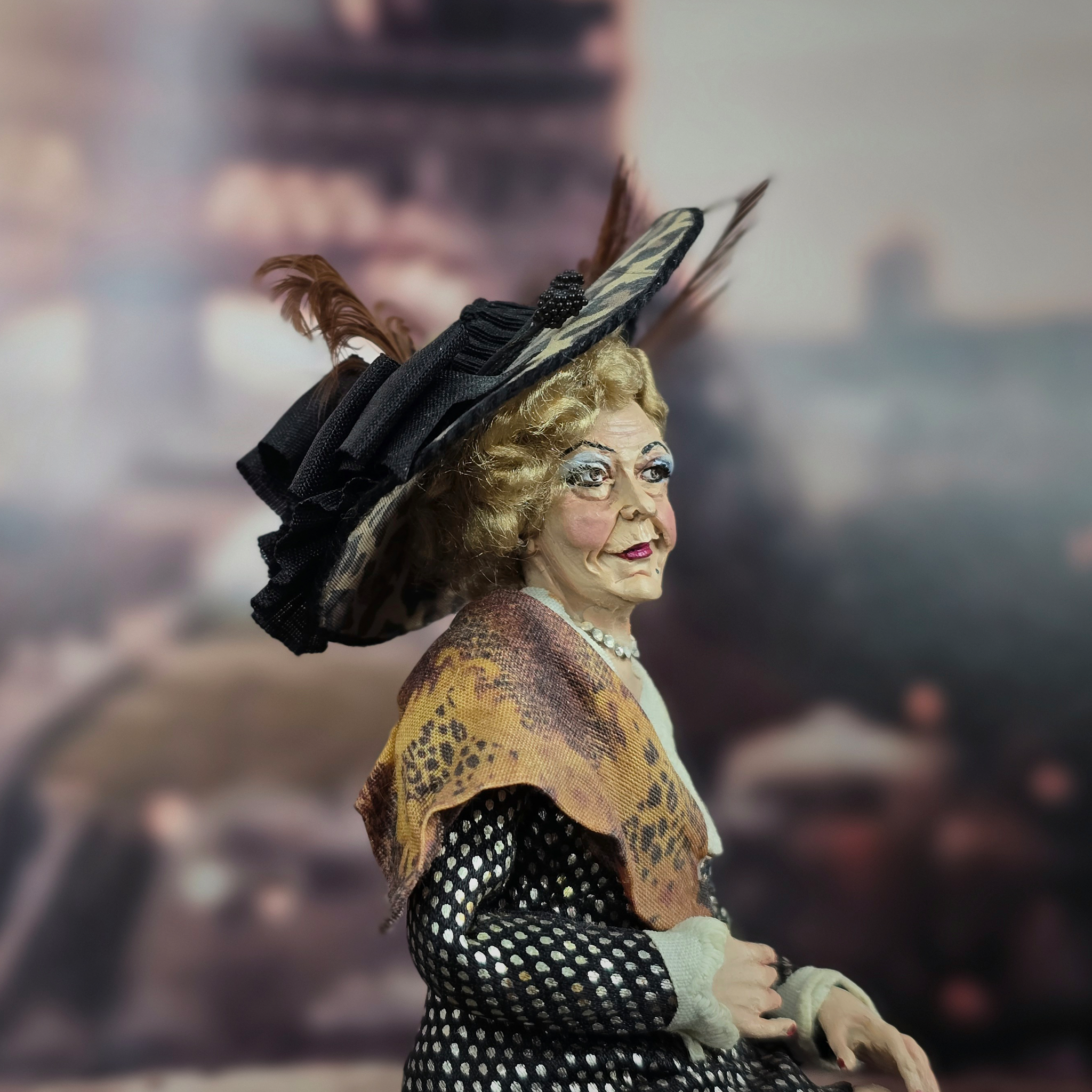 Sassy Traveler with Suitcase Original Marcia Backstrom Sculpted Dollhouse Doll 2003