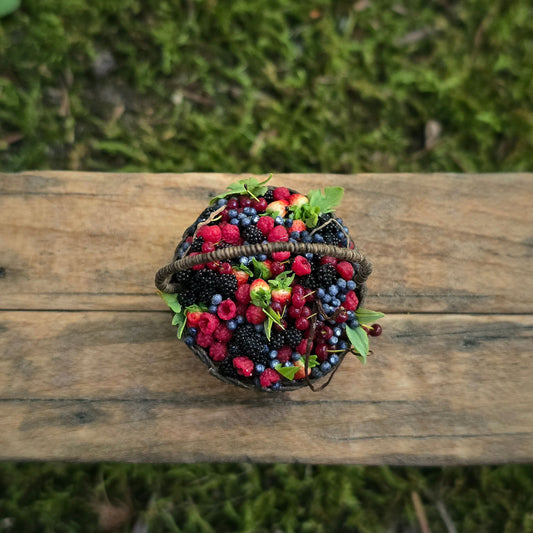 Gosia Suchodolska IGMA Artisan Miniature Summer Wild Berry Basket Exclusive