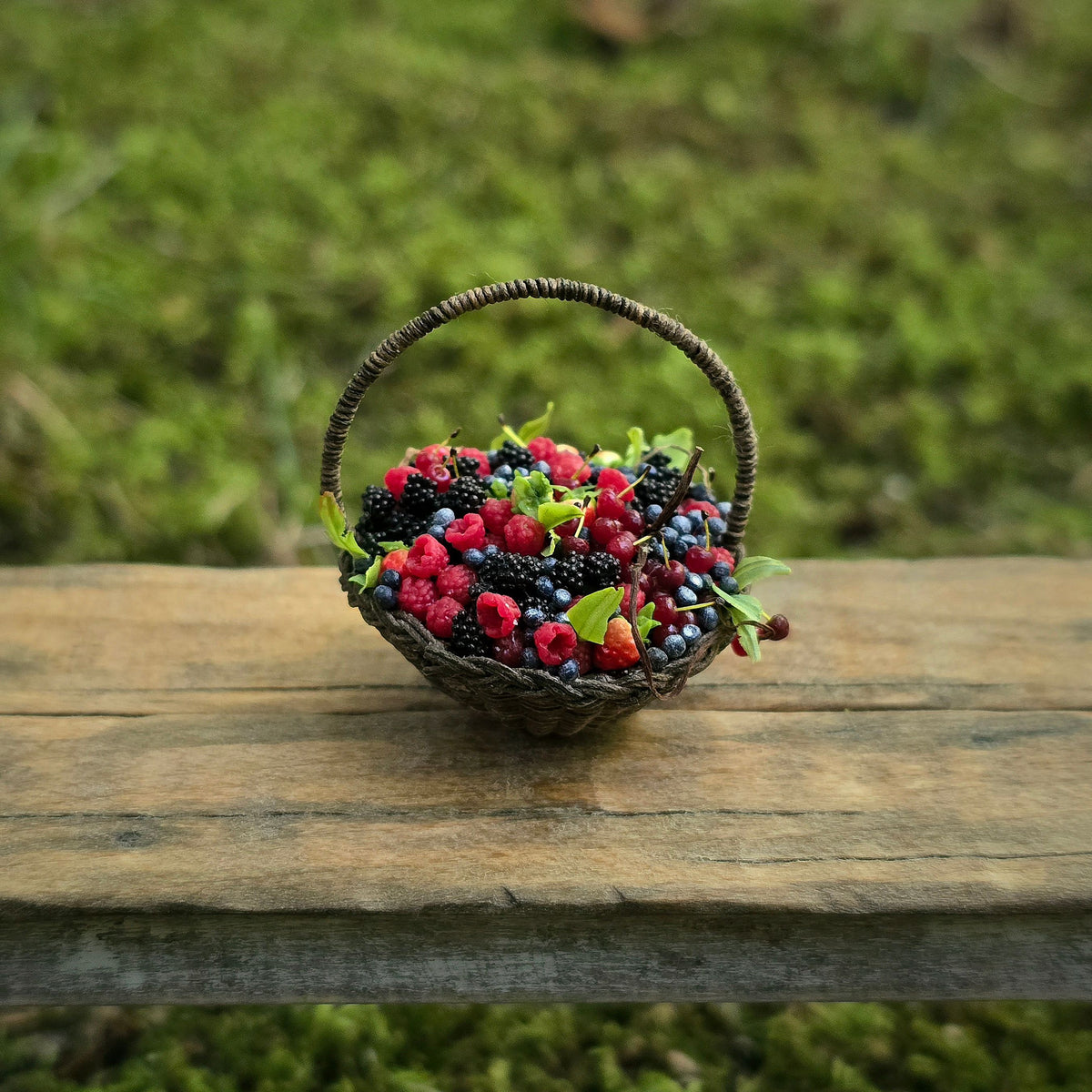 Gosia Suchodolska IGMA Artisan Miniature Summer Wild Berry Basket Exclusive