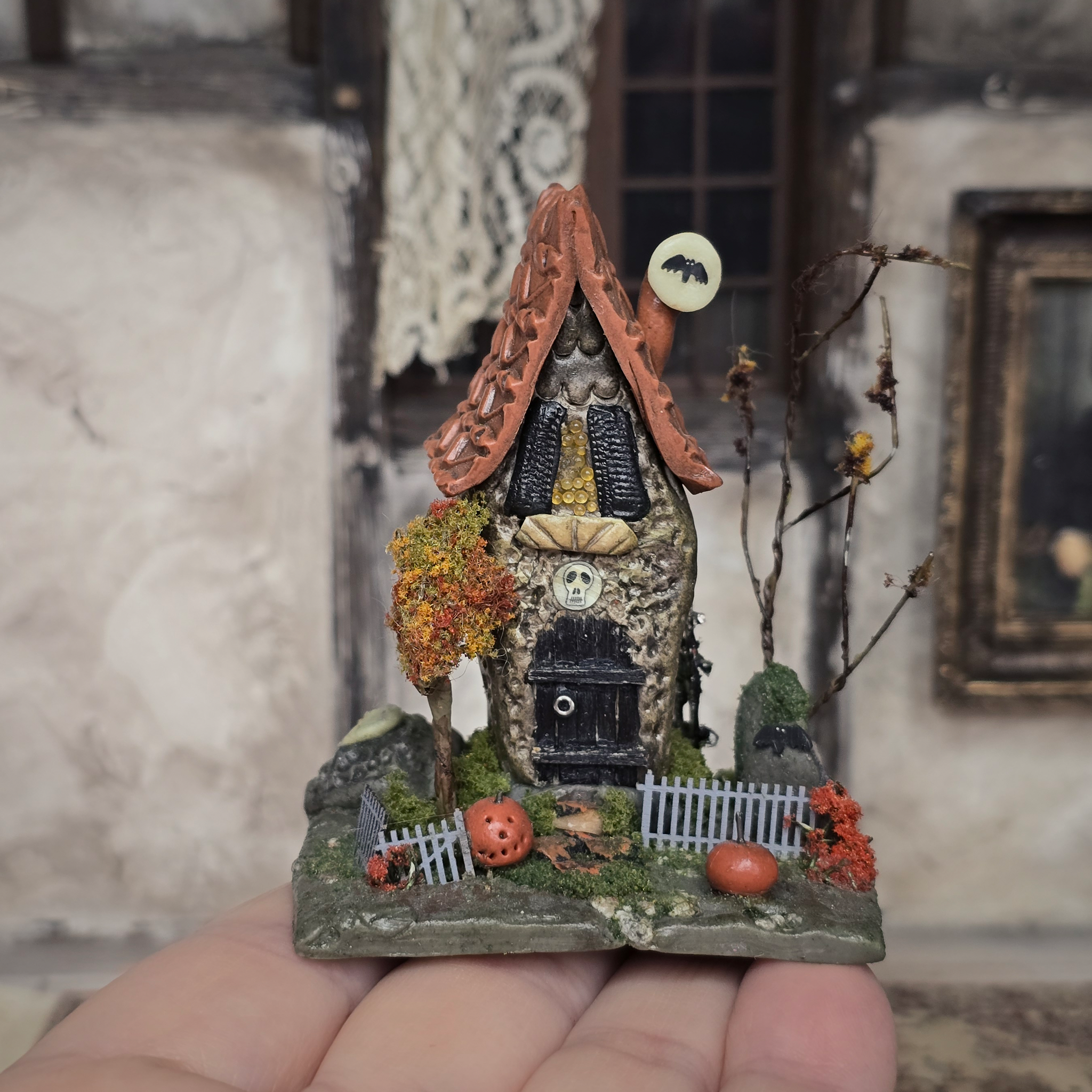 1:12 Halloween Spooky Fall Witch's Haunted House Dollhouse for Miniature Scenes