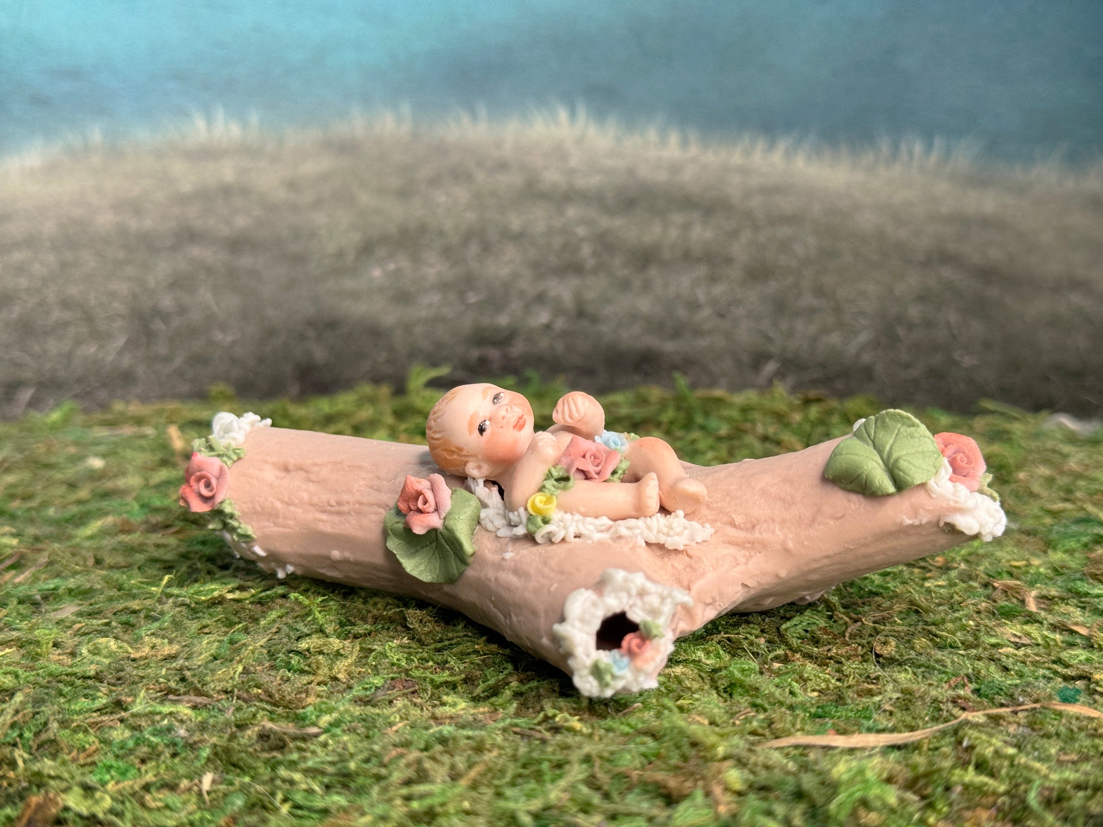 VERY RARE Maree Massey Baby in Tree Dollhouse Doll Porcelain Diorama, right side view