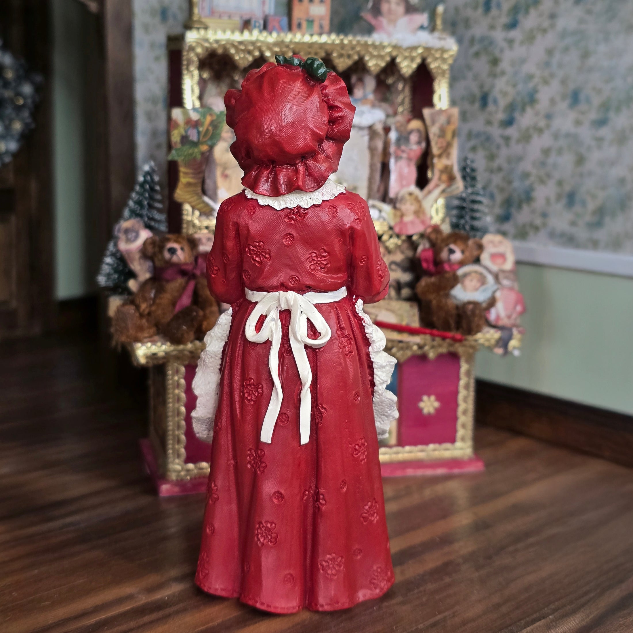 back view of Mrs. Claus doll