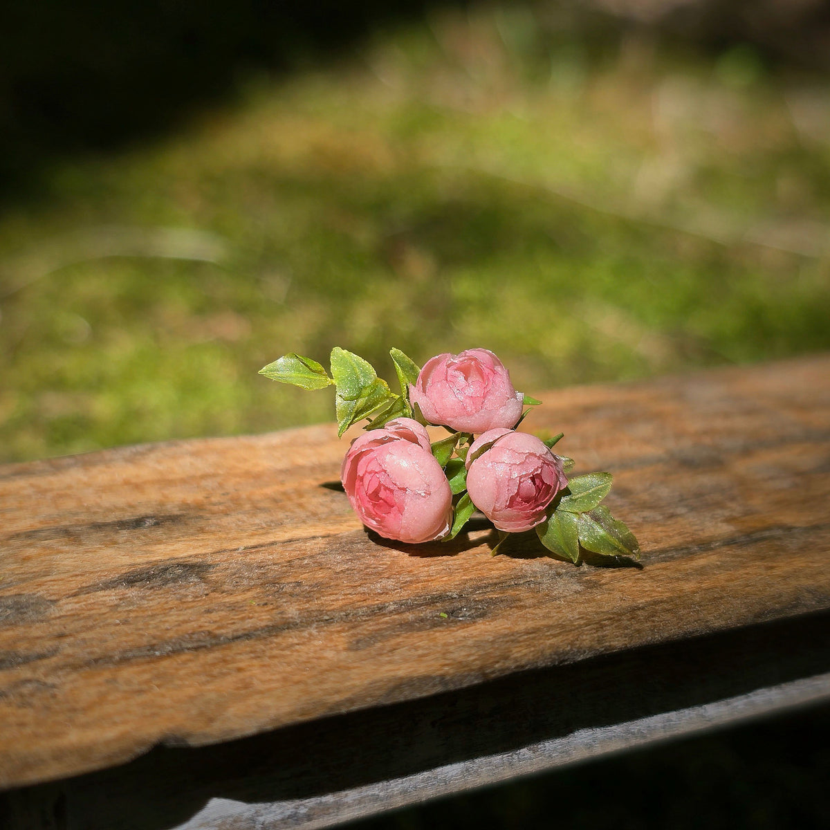 Gosia Suchodolska IGMA Artisan Miniature Rich Pink Triple Stem Rose Arrangement Magpie Exclusive