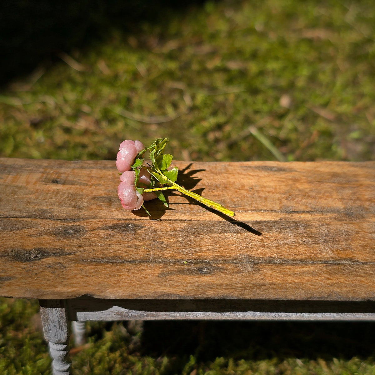 Gosia Suchodolska IGMA Artisan Miniature Rich Pink Triple Stem Rose Arrangement Magpie Exclusive