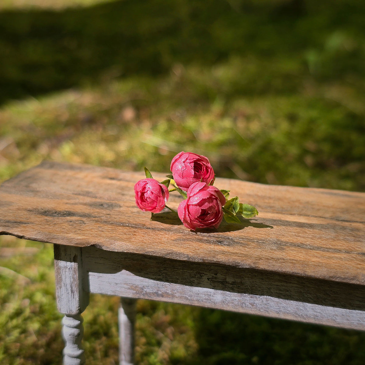 Gosia Suchodolska IGMA Artisan Miniature Fuchsia Red Triple Stem Rose Arrangement Magpie Exclusive