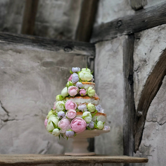 Gosia Suchodolska IGMA Artisan Pastel Floral Rustic Wedding Cake Exclusive